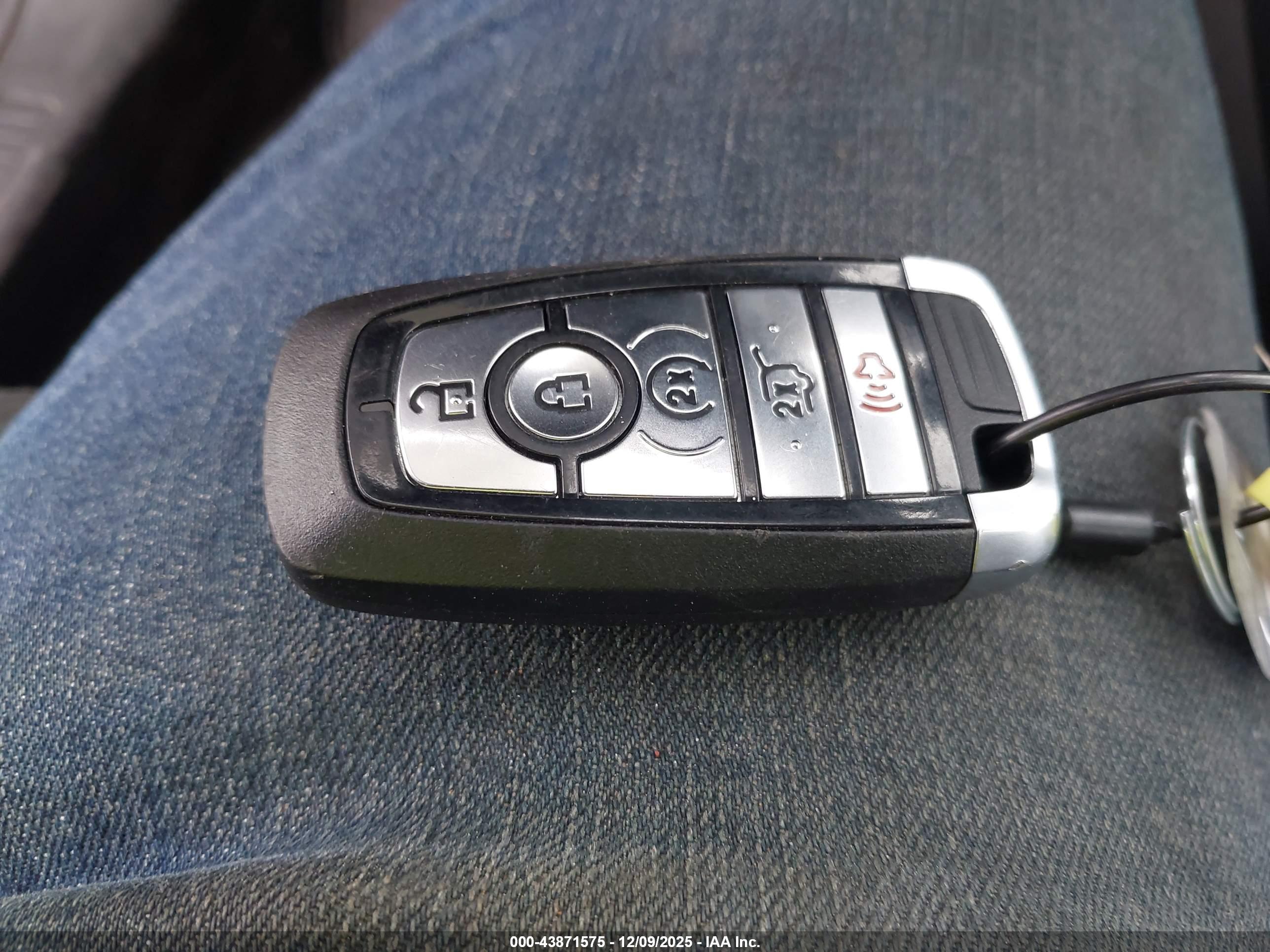 FORD ESCAPE image 11