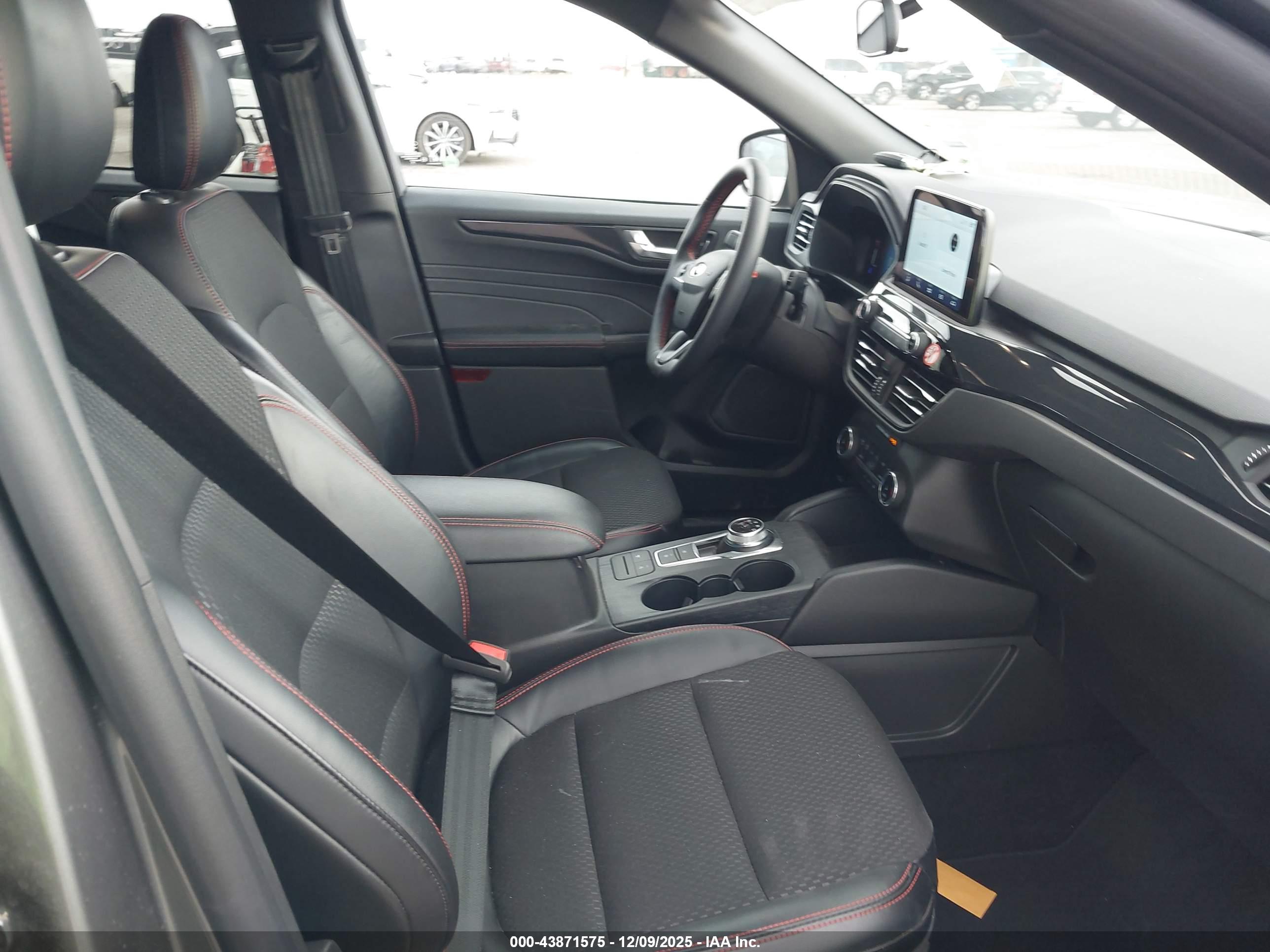 FORD ESCAPE image 5