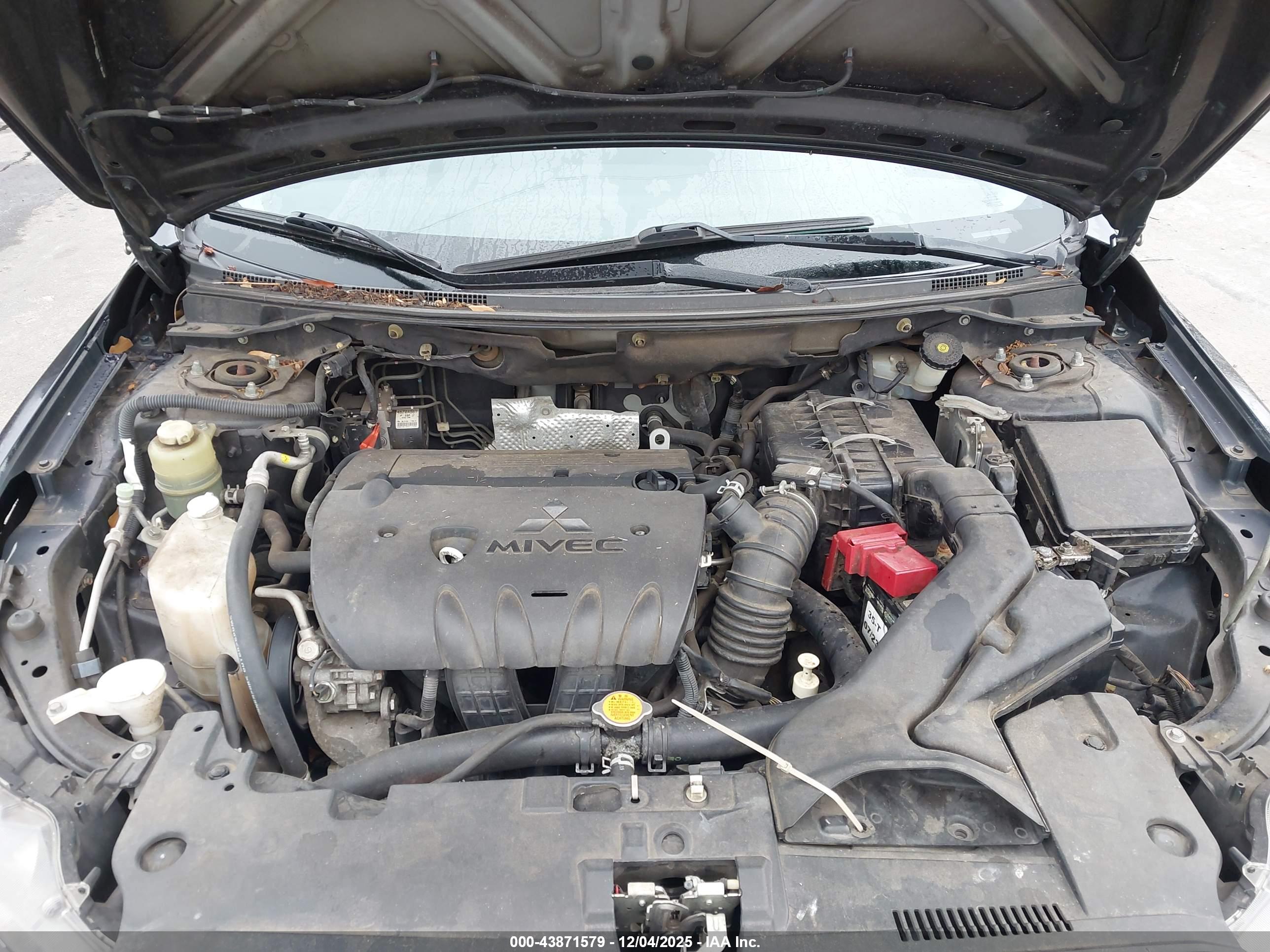 MITSUBISHI LANCER image 10
