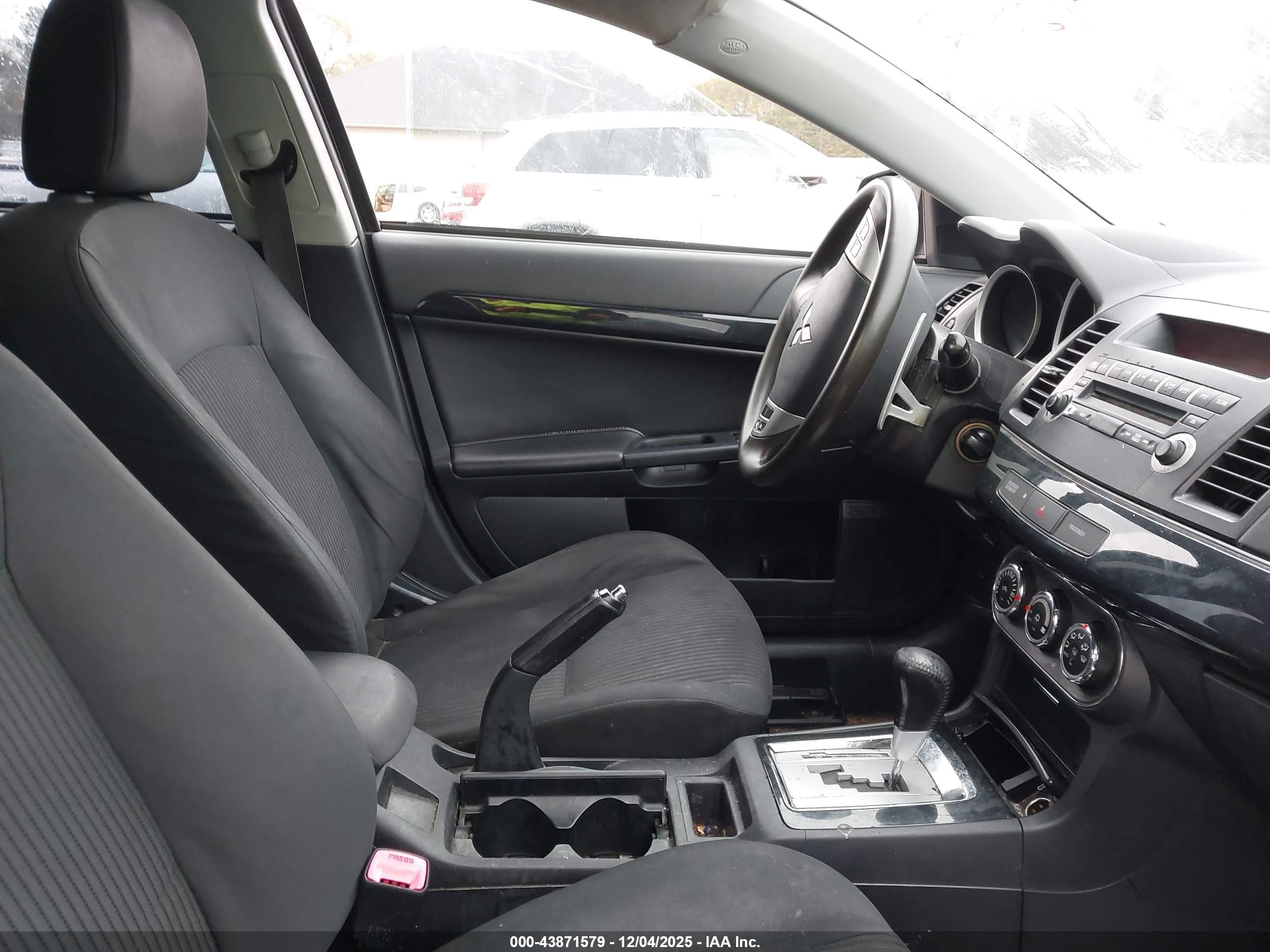 MITSUBISHI LANCER image 5