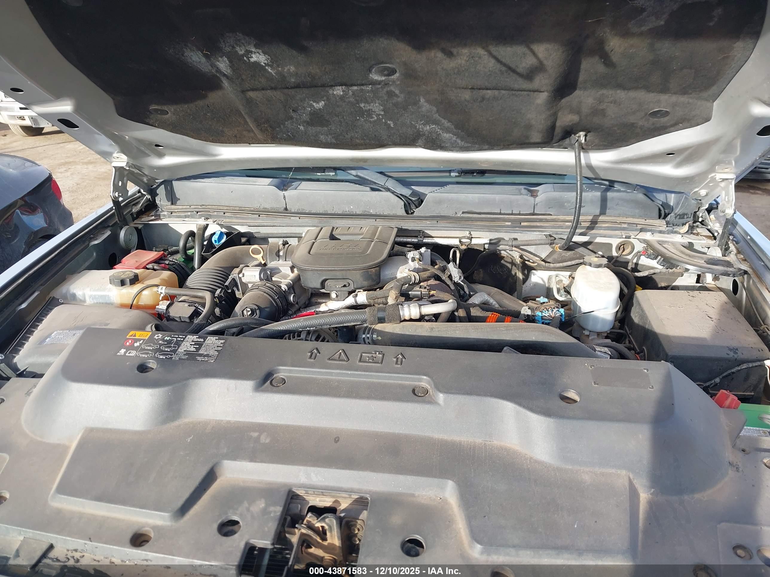 CHEVROLET SILVERADO image 10