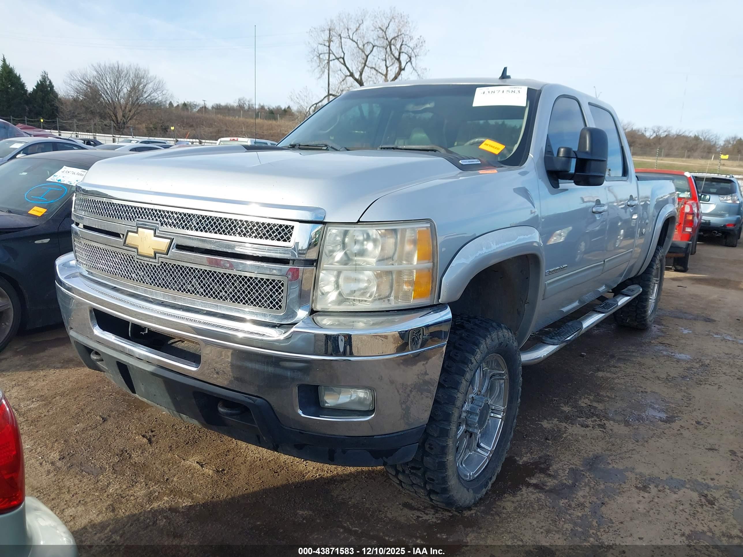 CHEVROLET SILVERADO image 2