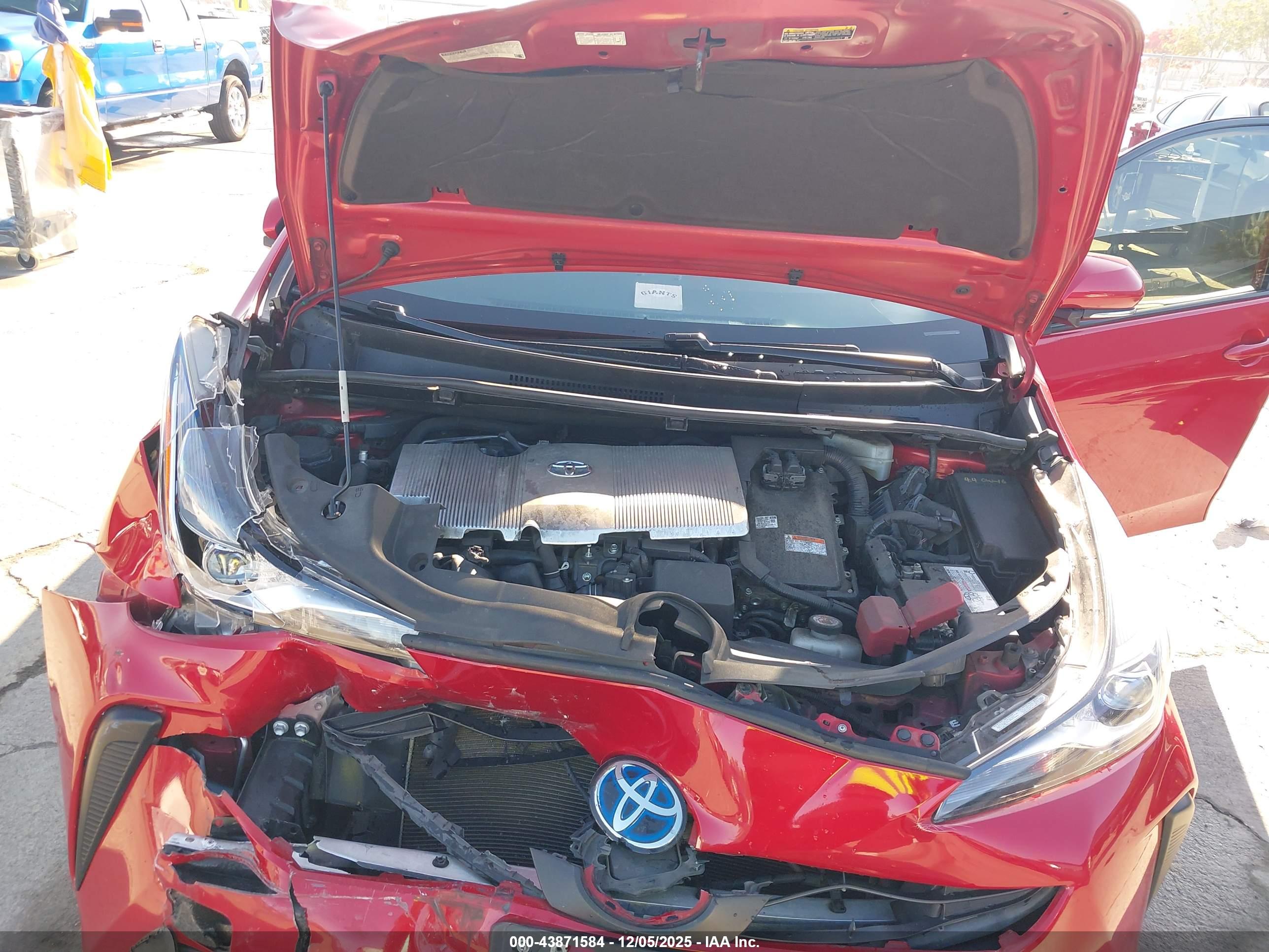 TOYOTA PRIUS image 10