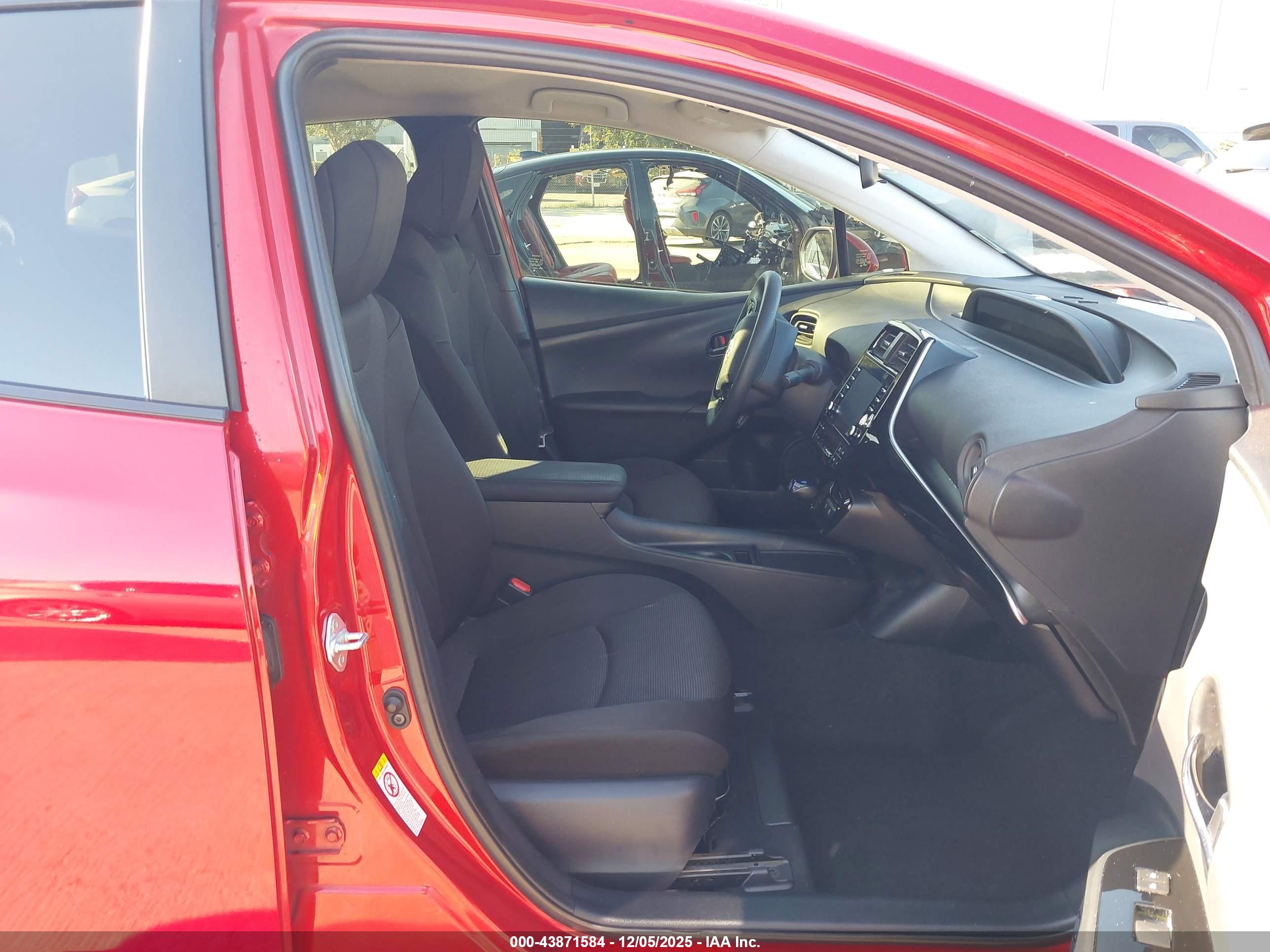 TOYOTA PRIUS image 5