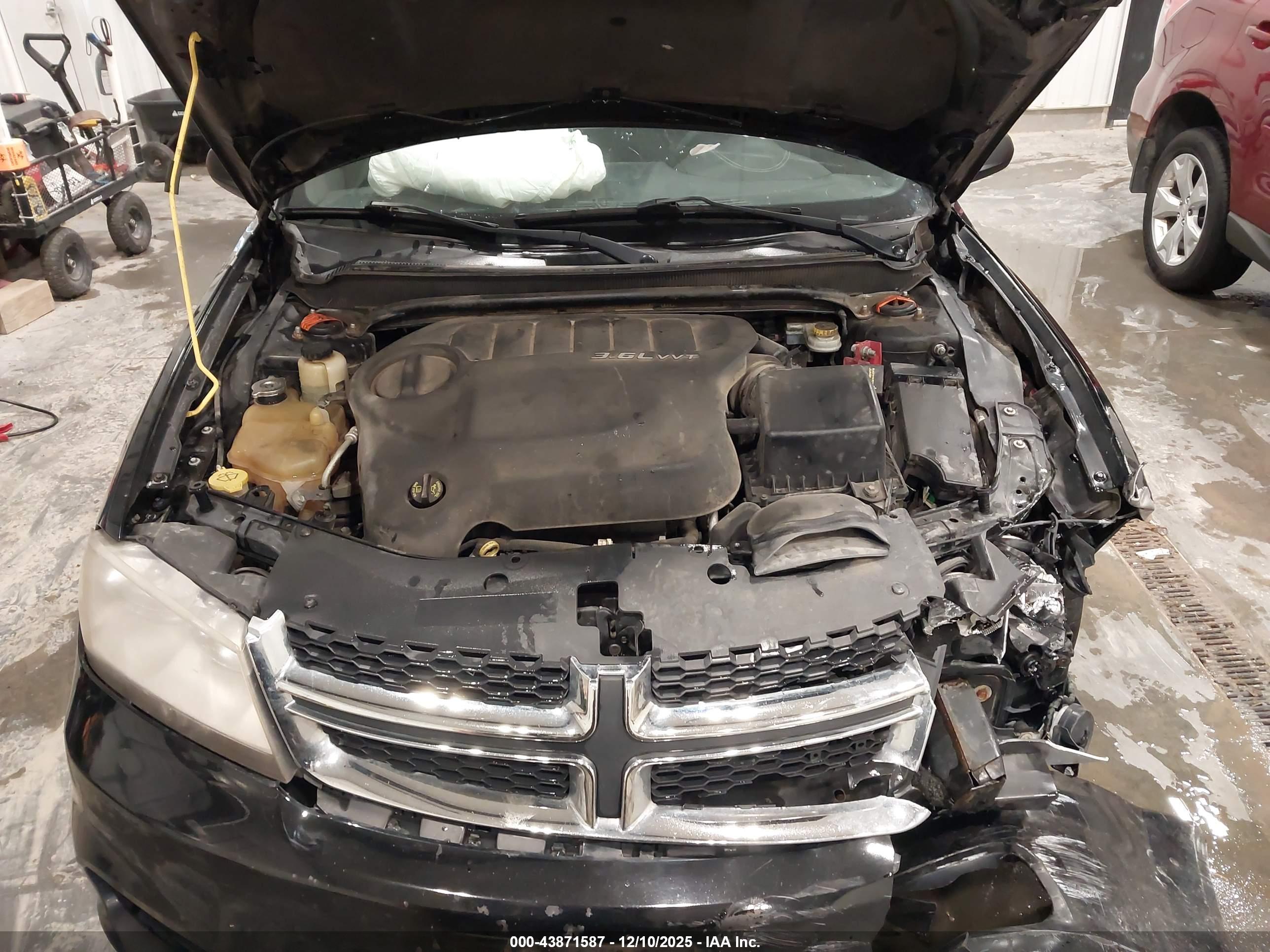 DODGE AVENGER image 10