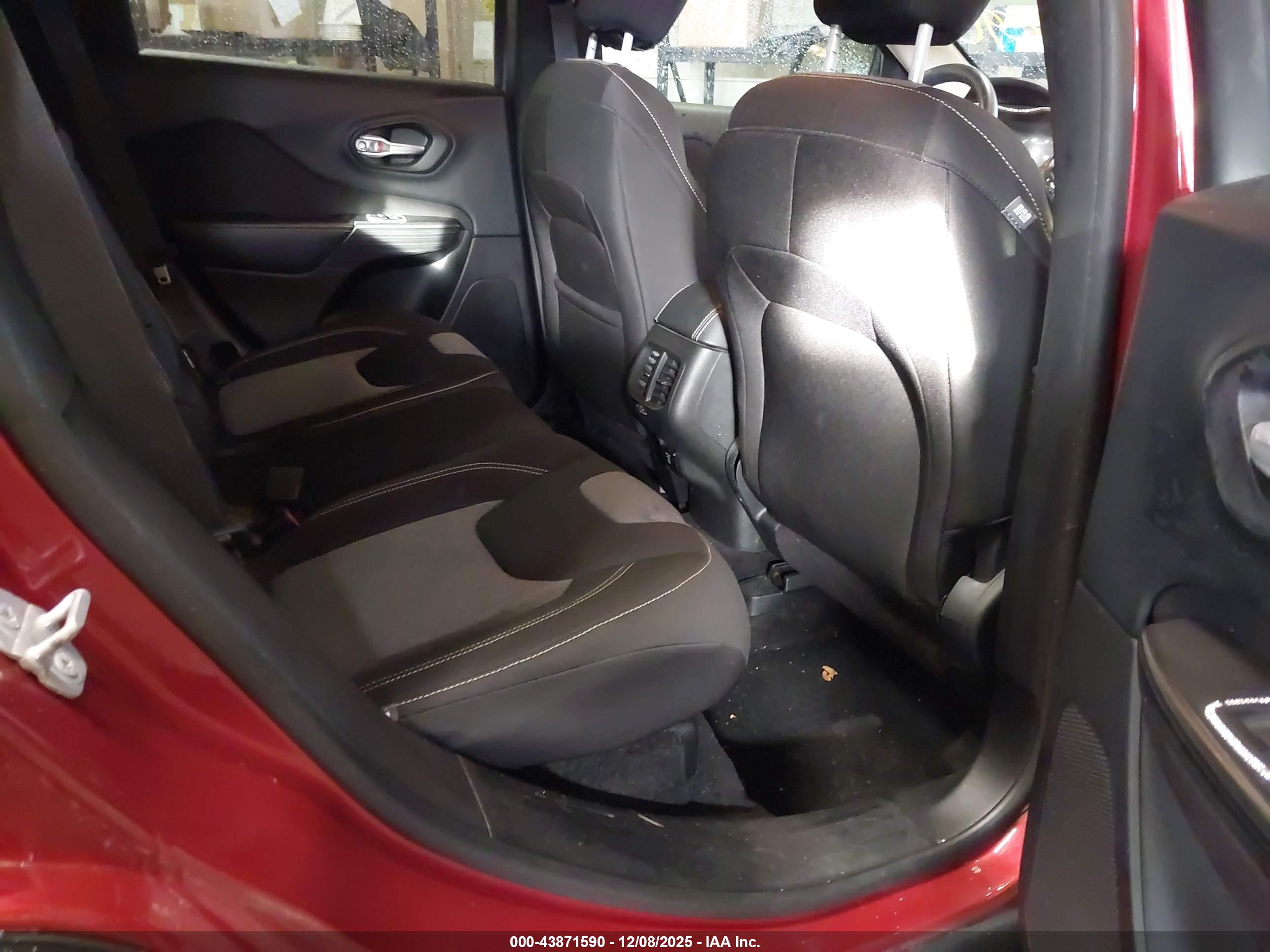 JEEP CHEROKEE image 8