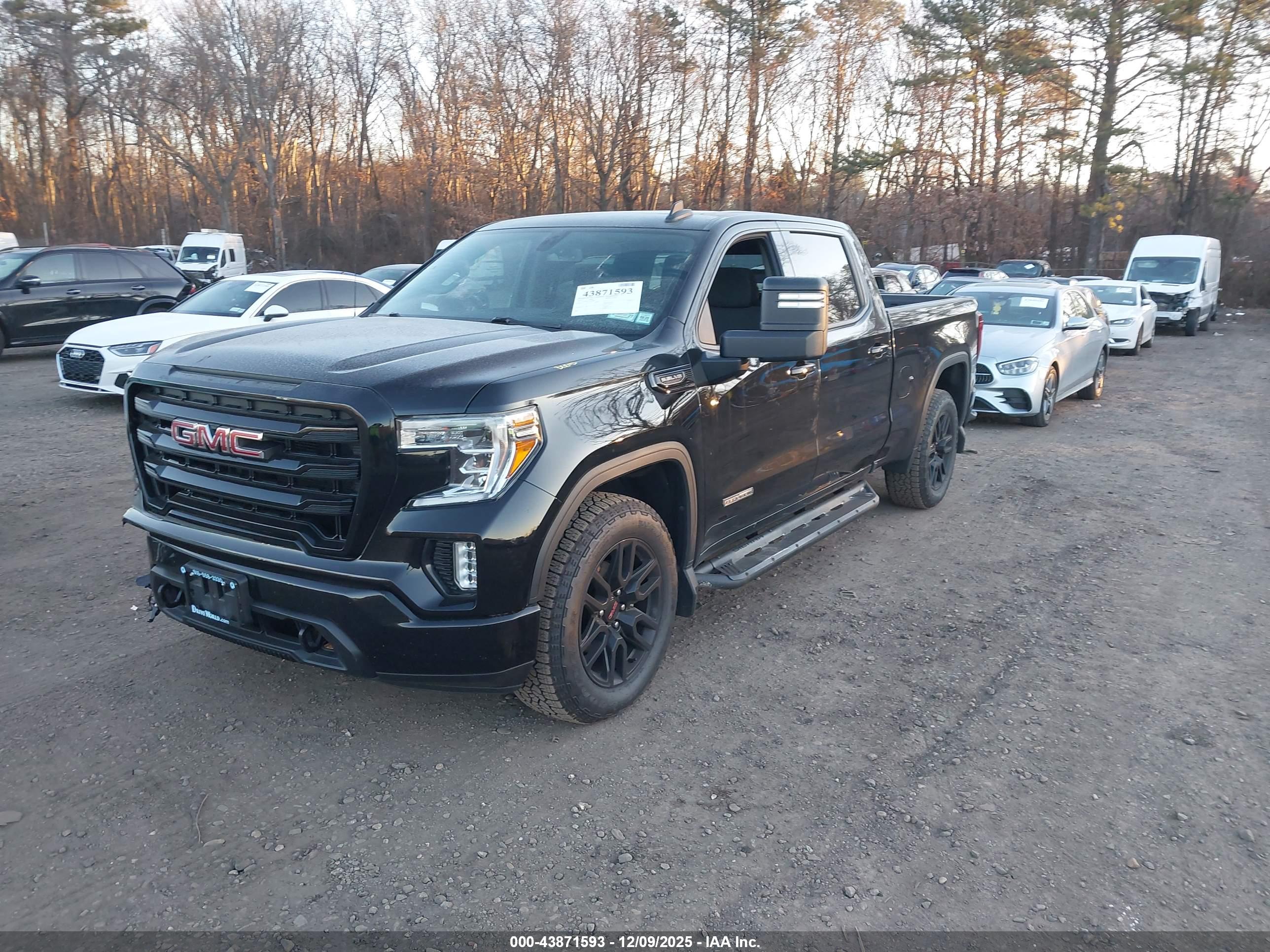 GMC SIERRA image 2