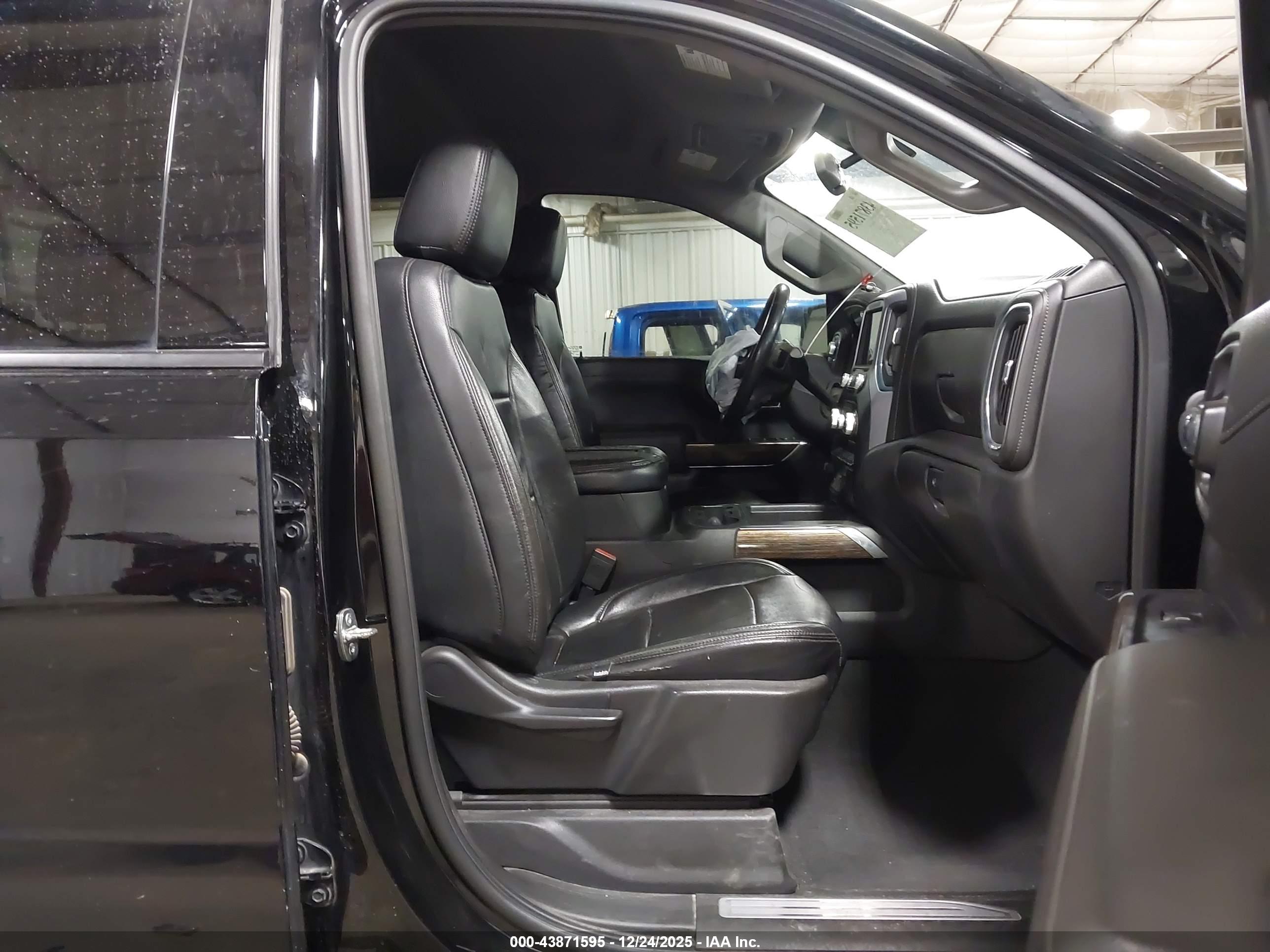 GMC SIERRA image 5