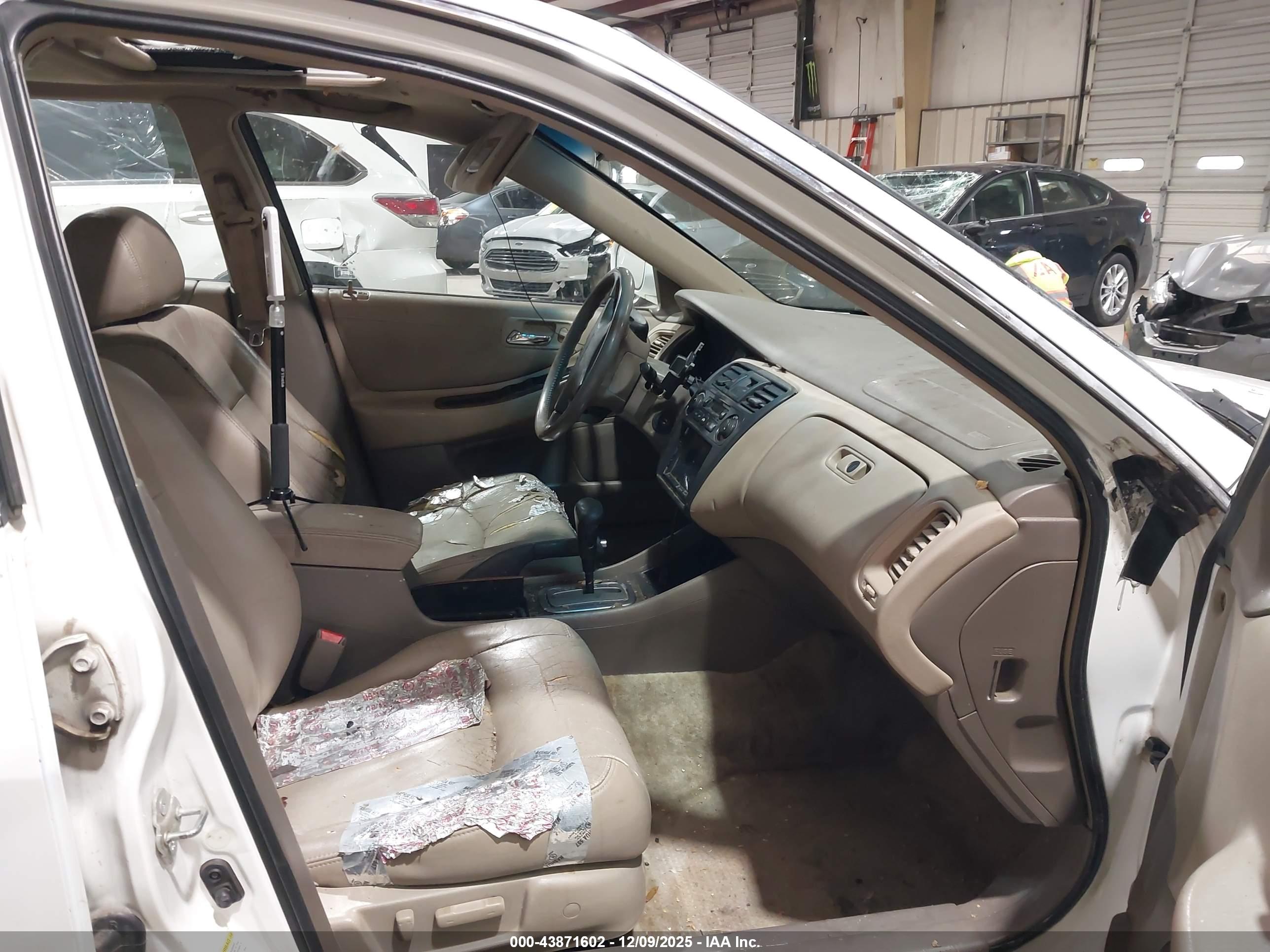 HONDA ACCORD image 5