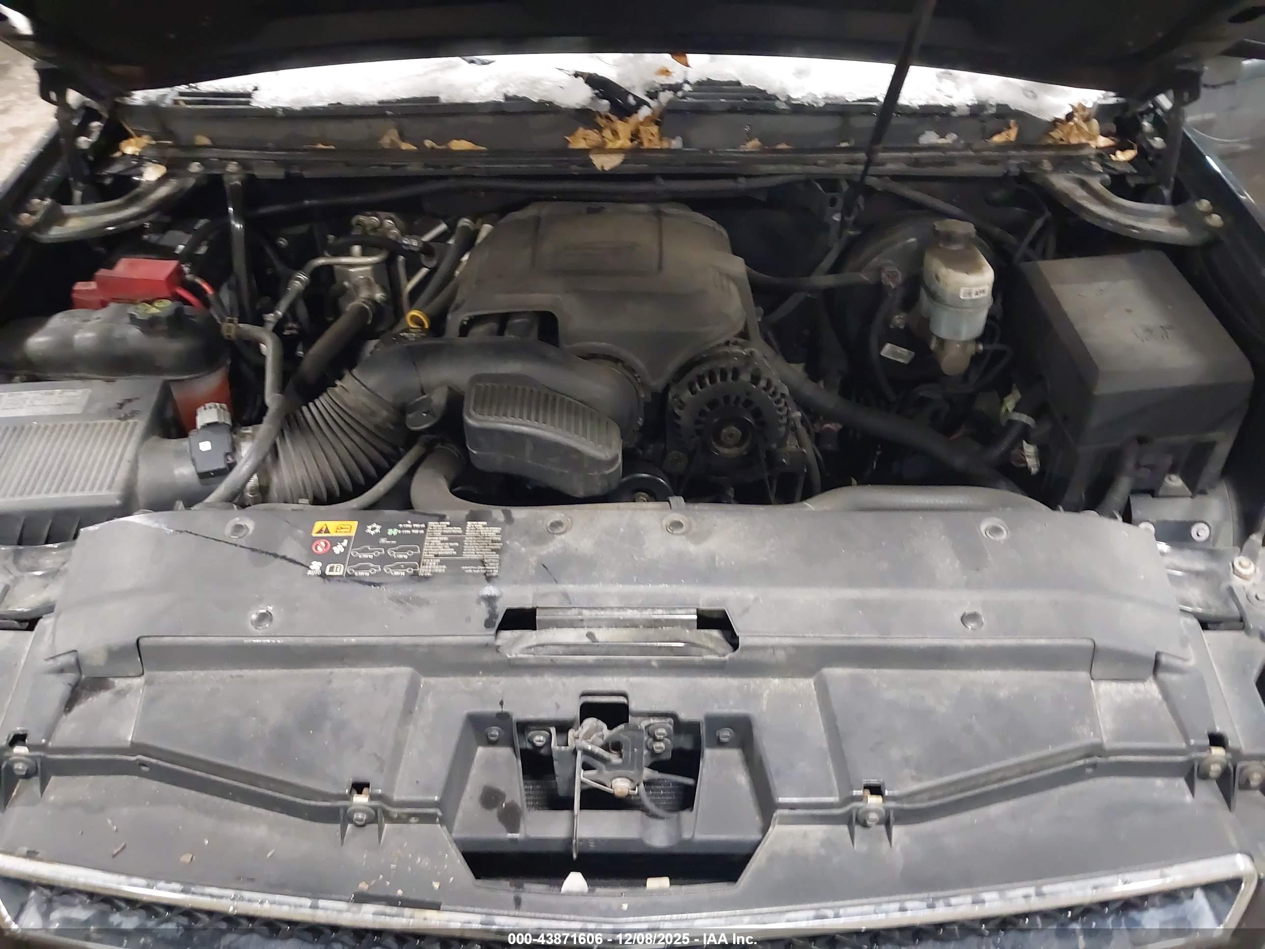 CHEVROLET SUBURBAN image 10