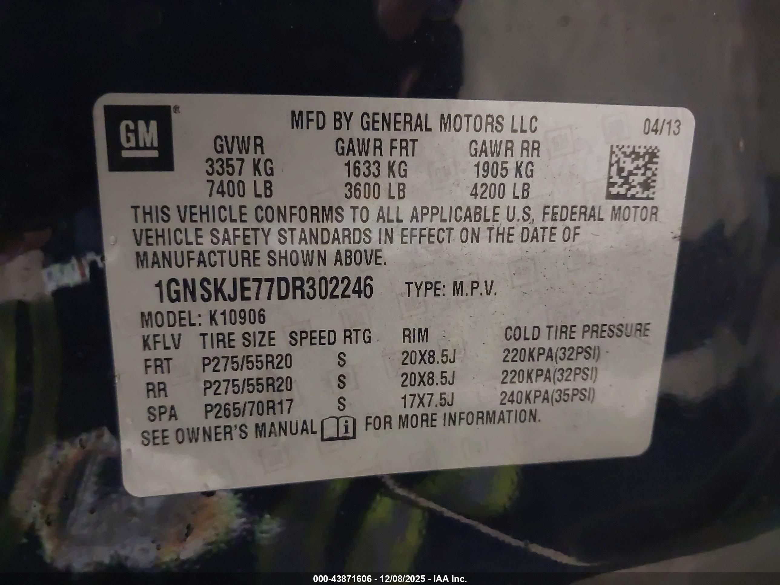 CHEVROLET SUBURBAN image 9