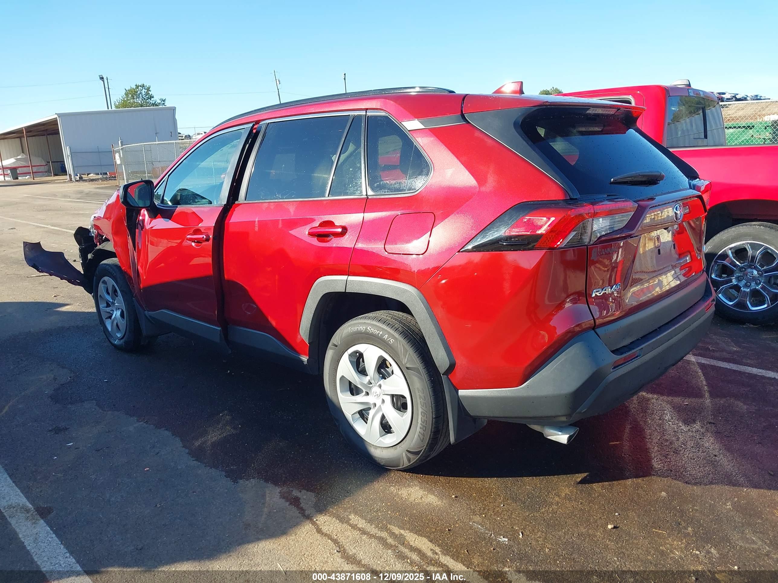 TOYOTA RAV4 image 3
