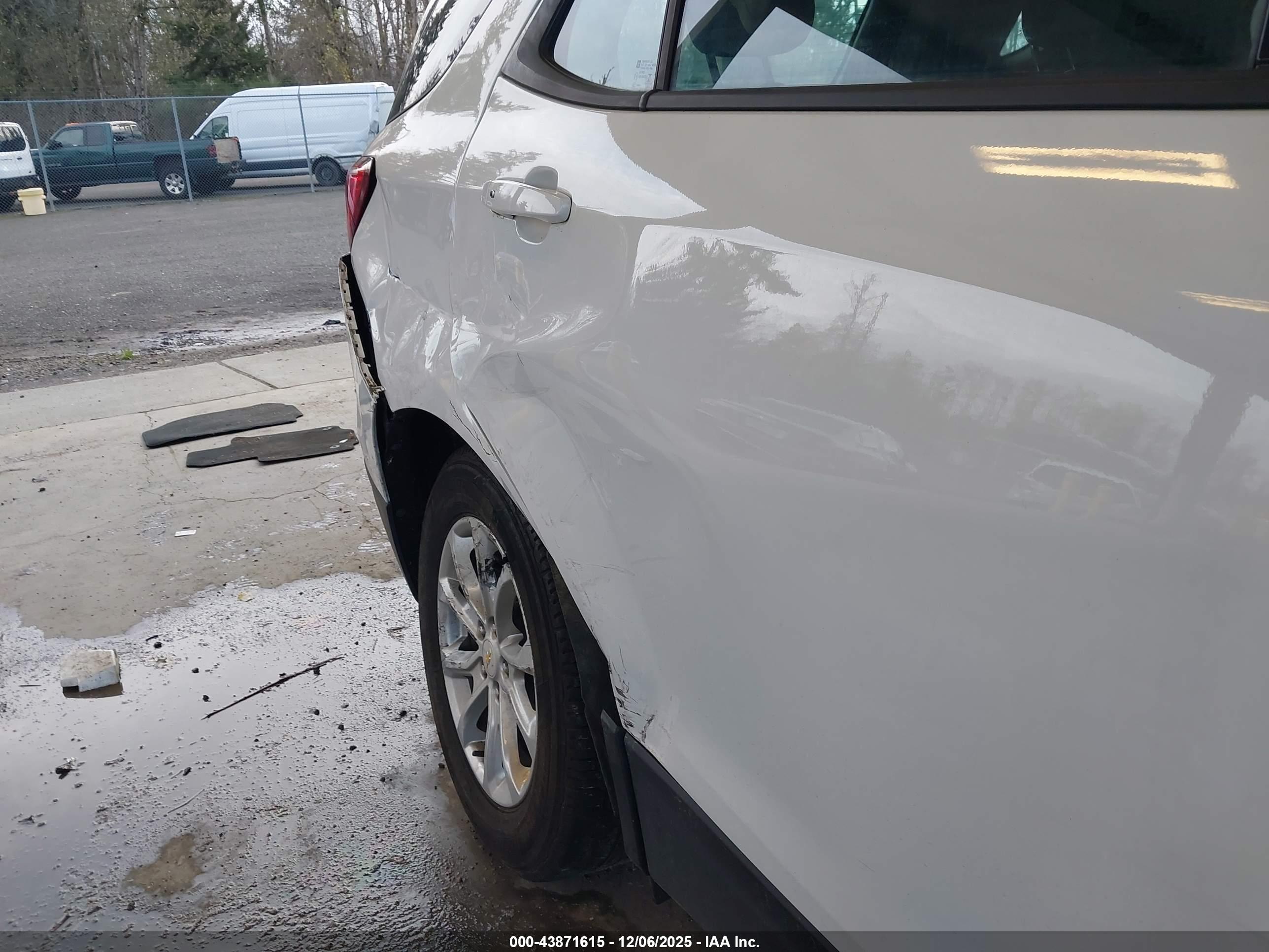 CHEVROLET EQUINOX image 6