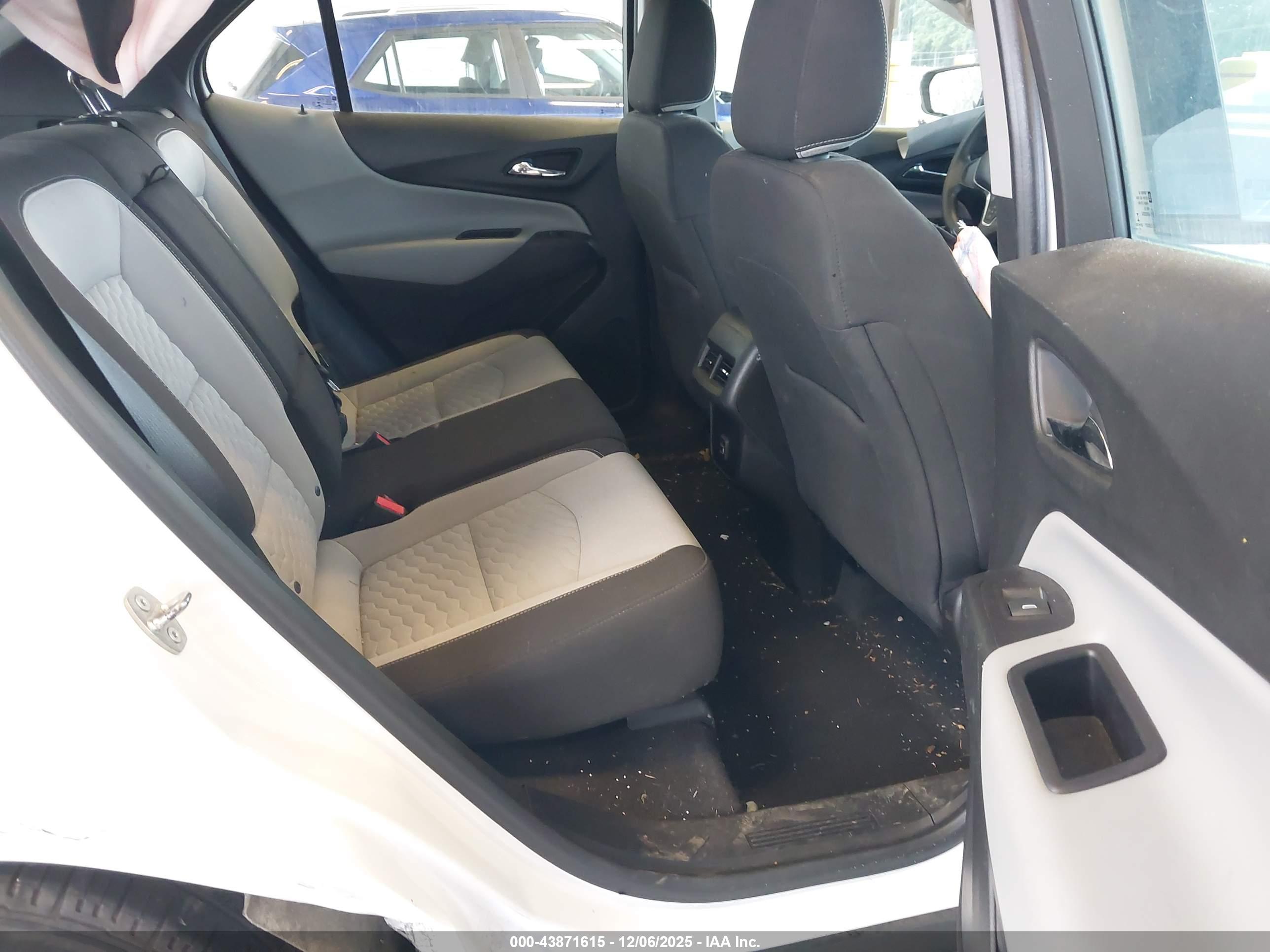 CHEVROLET EQUINOX image 8
