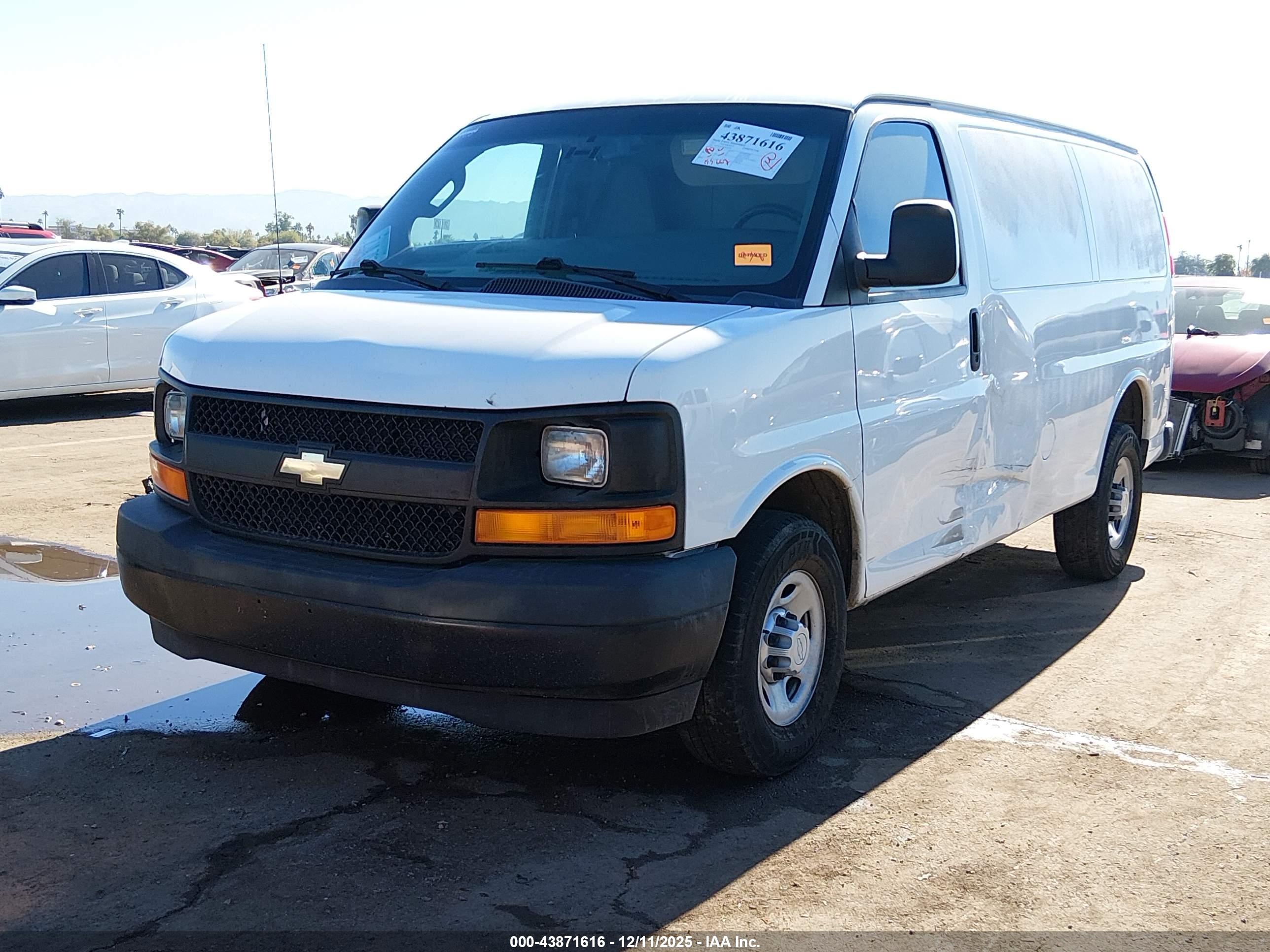 CHEVROLET EXPRESS image 2