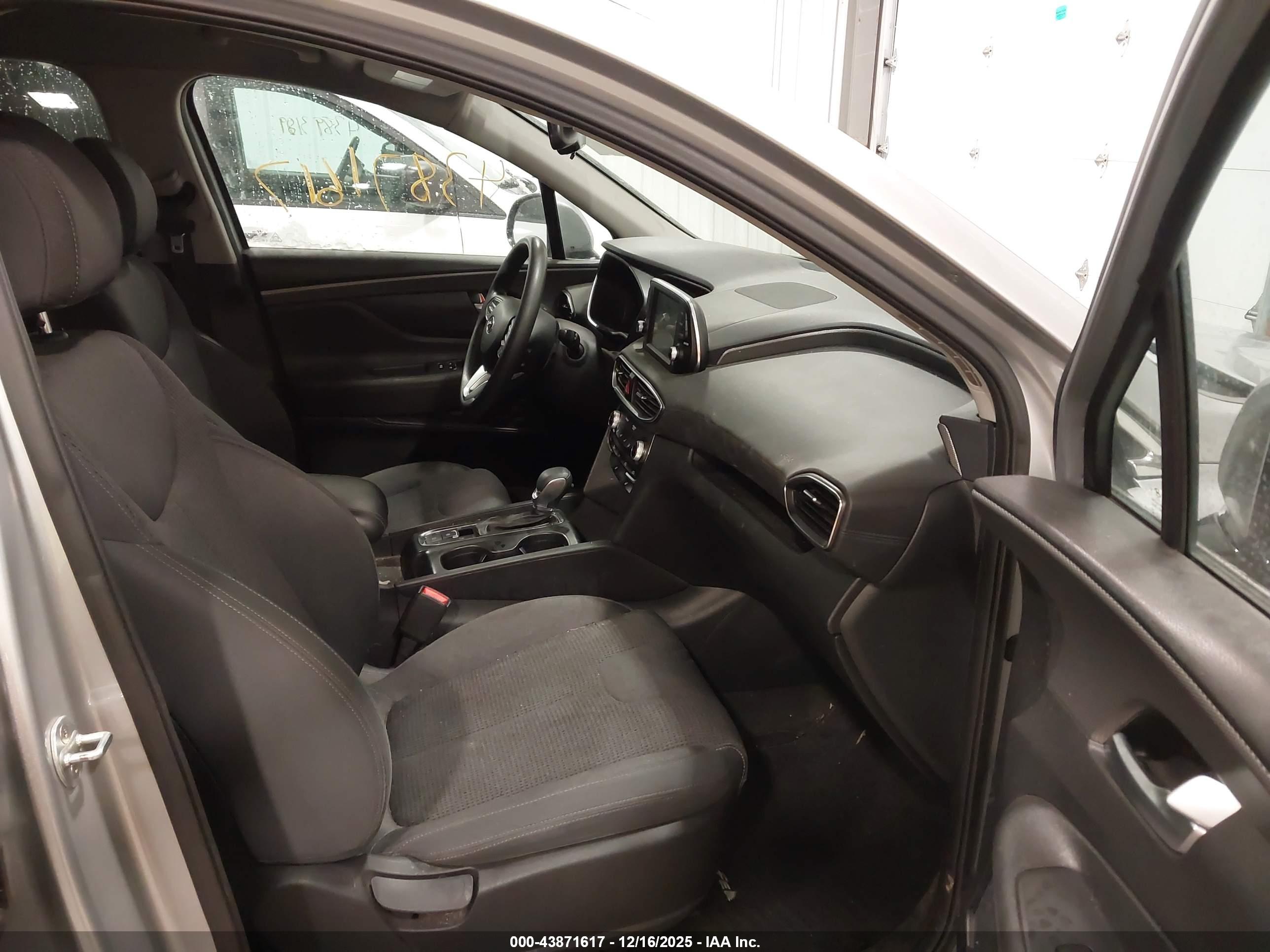 HYUNDAI SANTA image 5