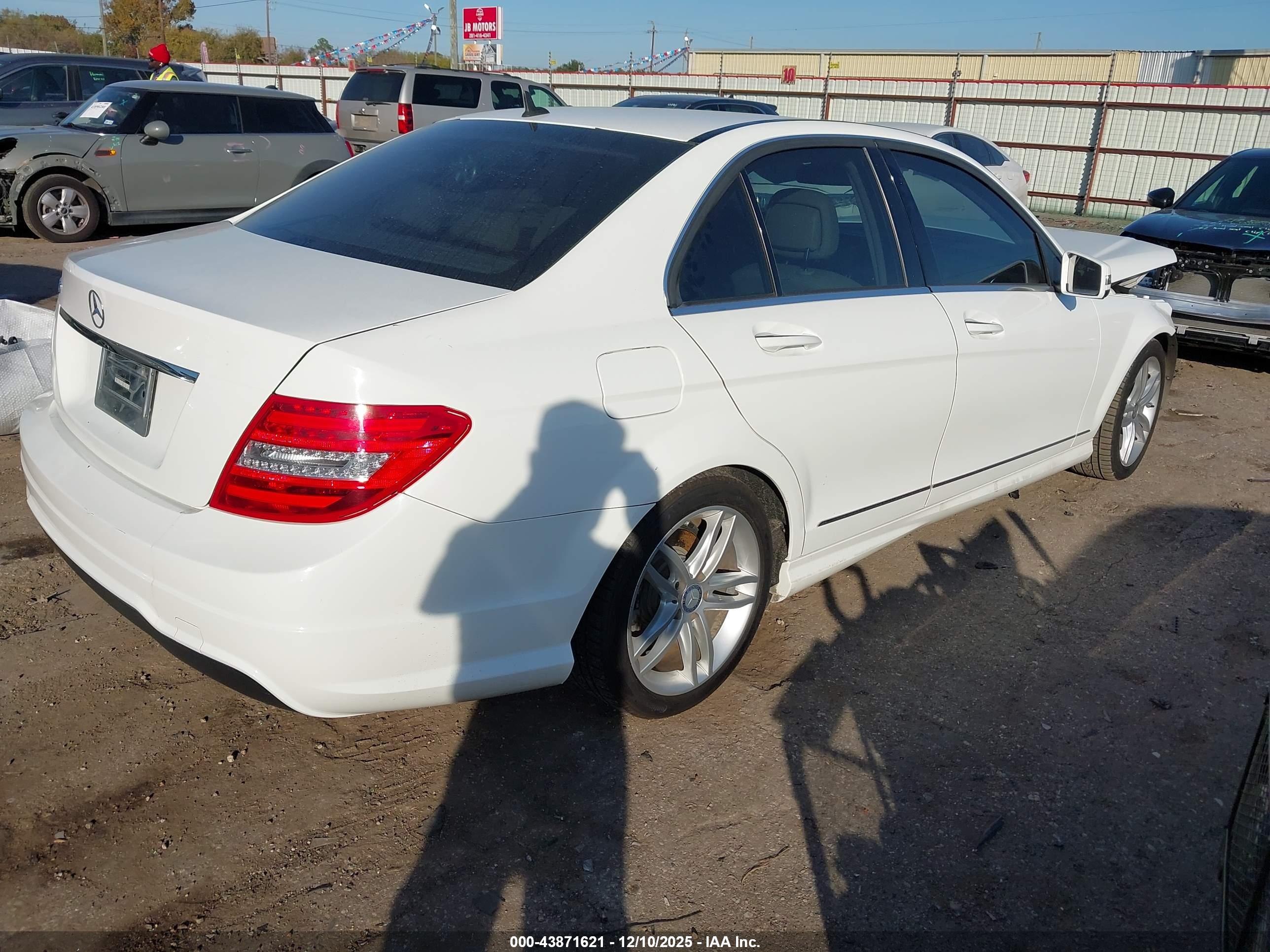 MERCEDES-BENZ C image 4