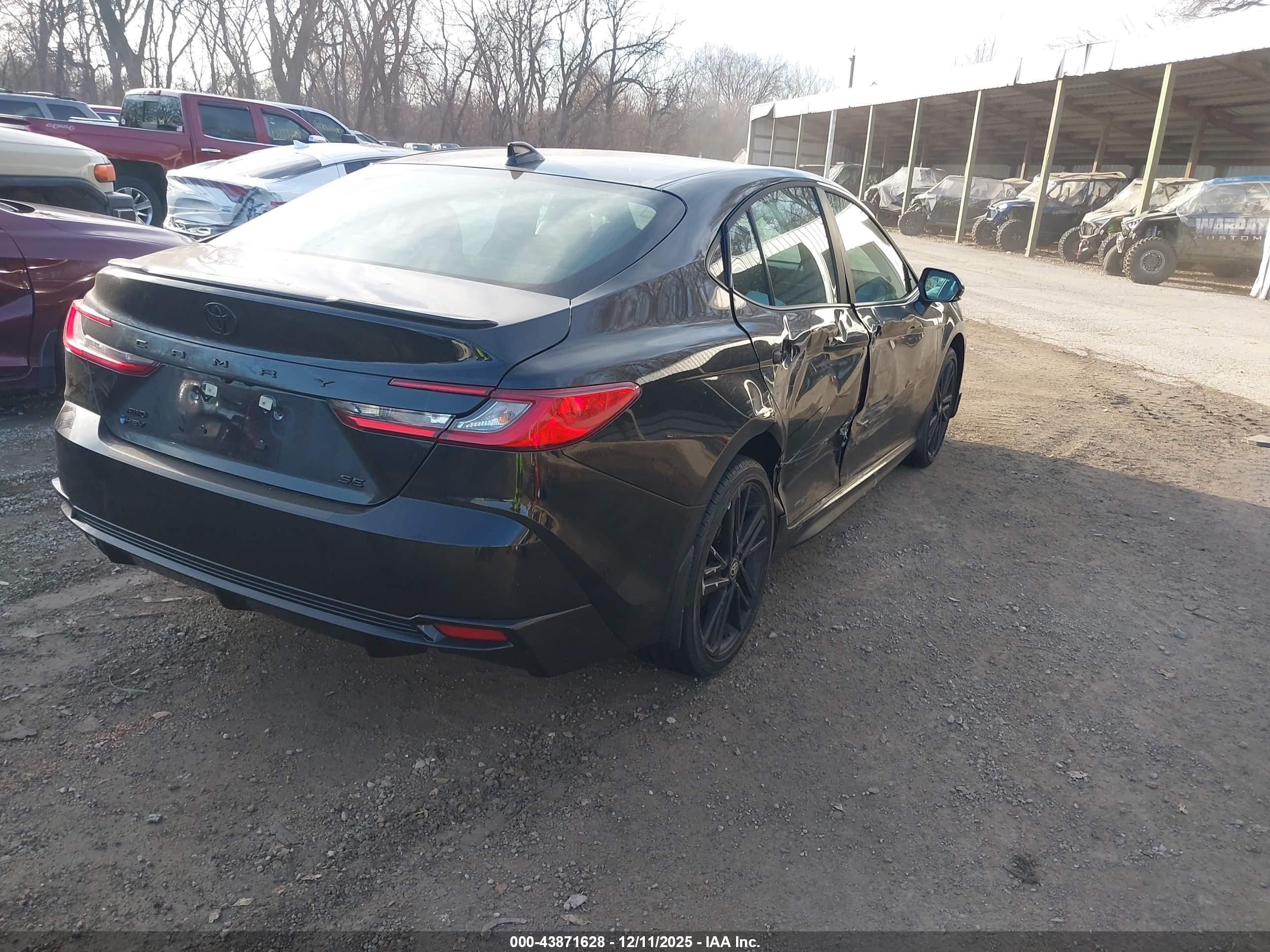 TOYOTA CAMRY image 4