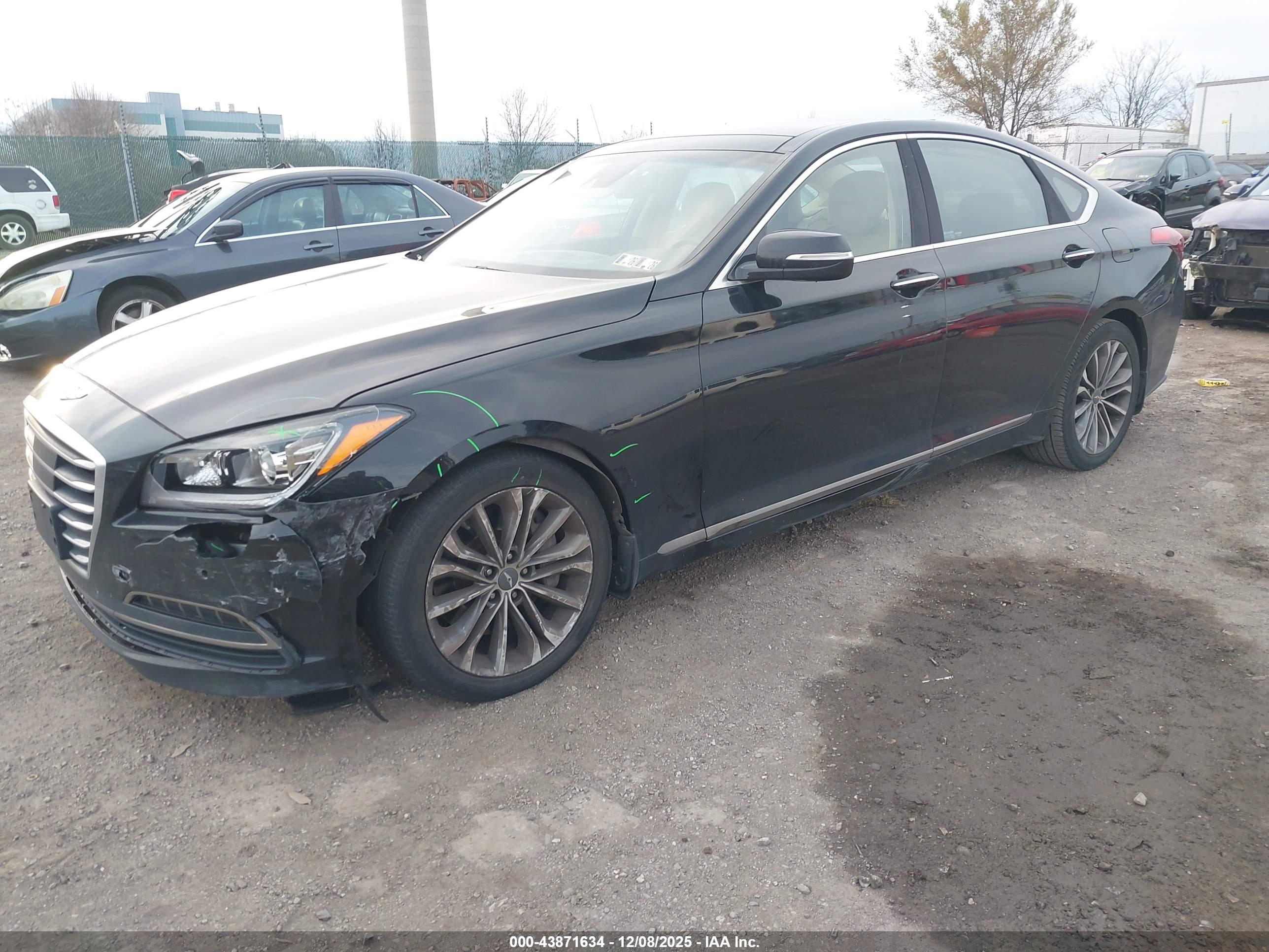 HYUNDAI GENESIS image 2