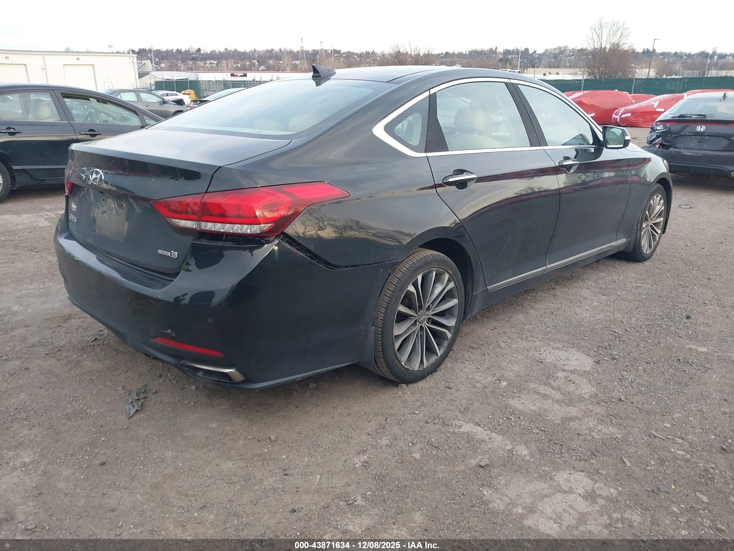 HYUNDAI GENESIS image 4