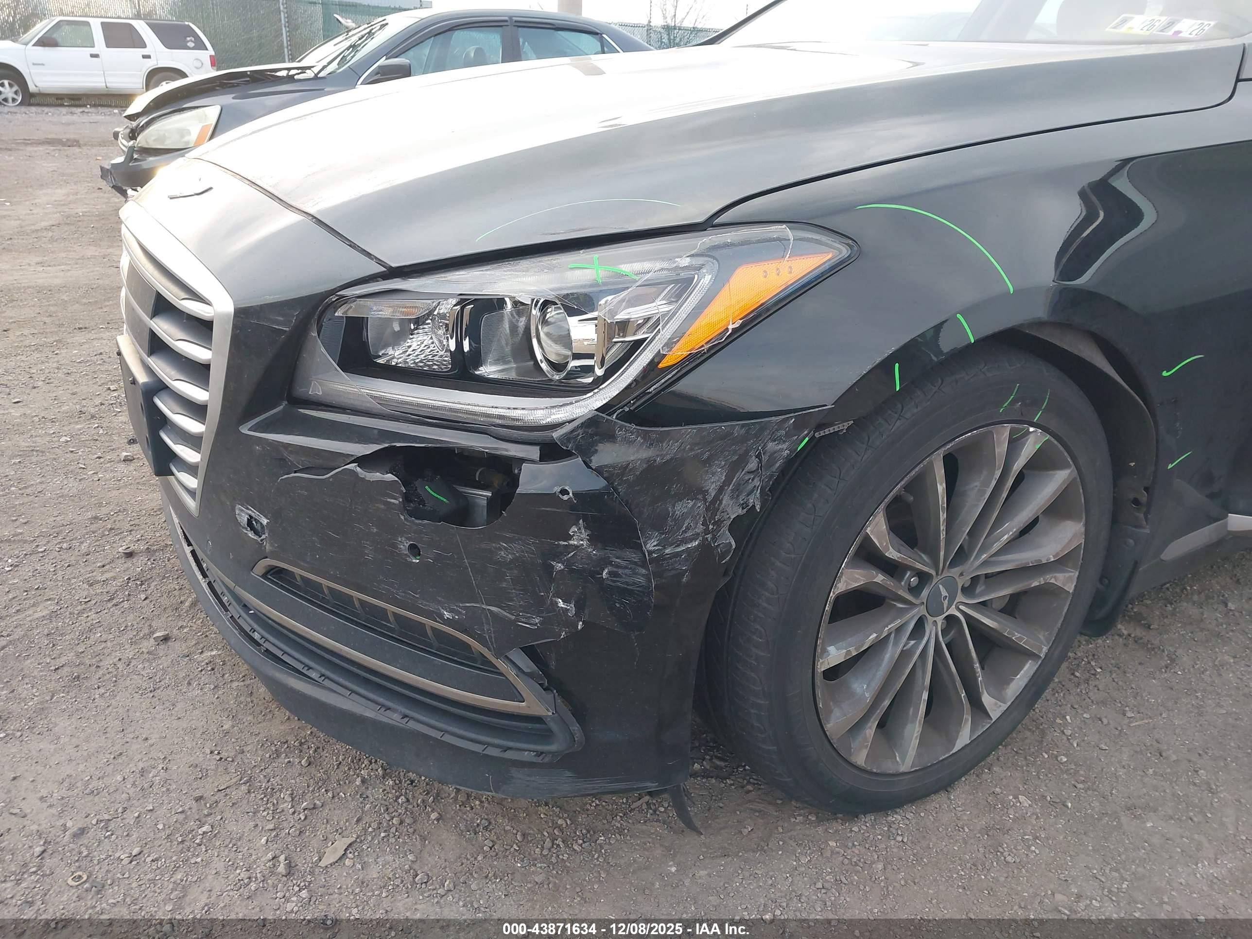HYUNDAI GENESIS image 6