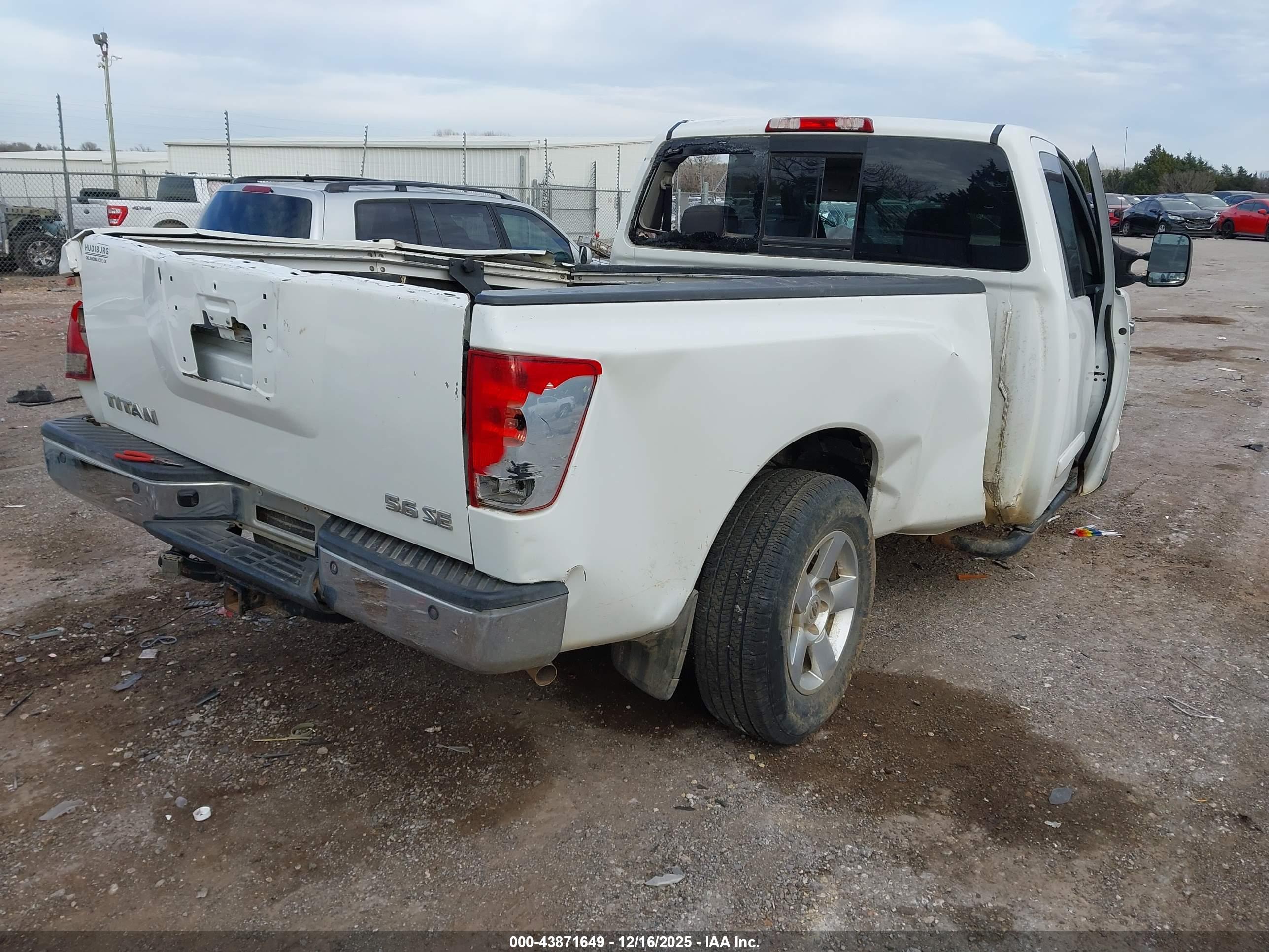 NISSAN TITAN image 4