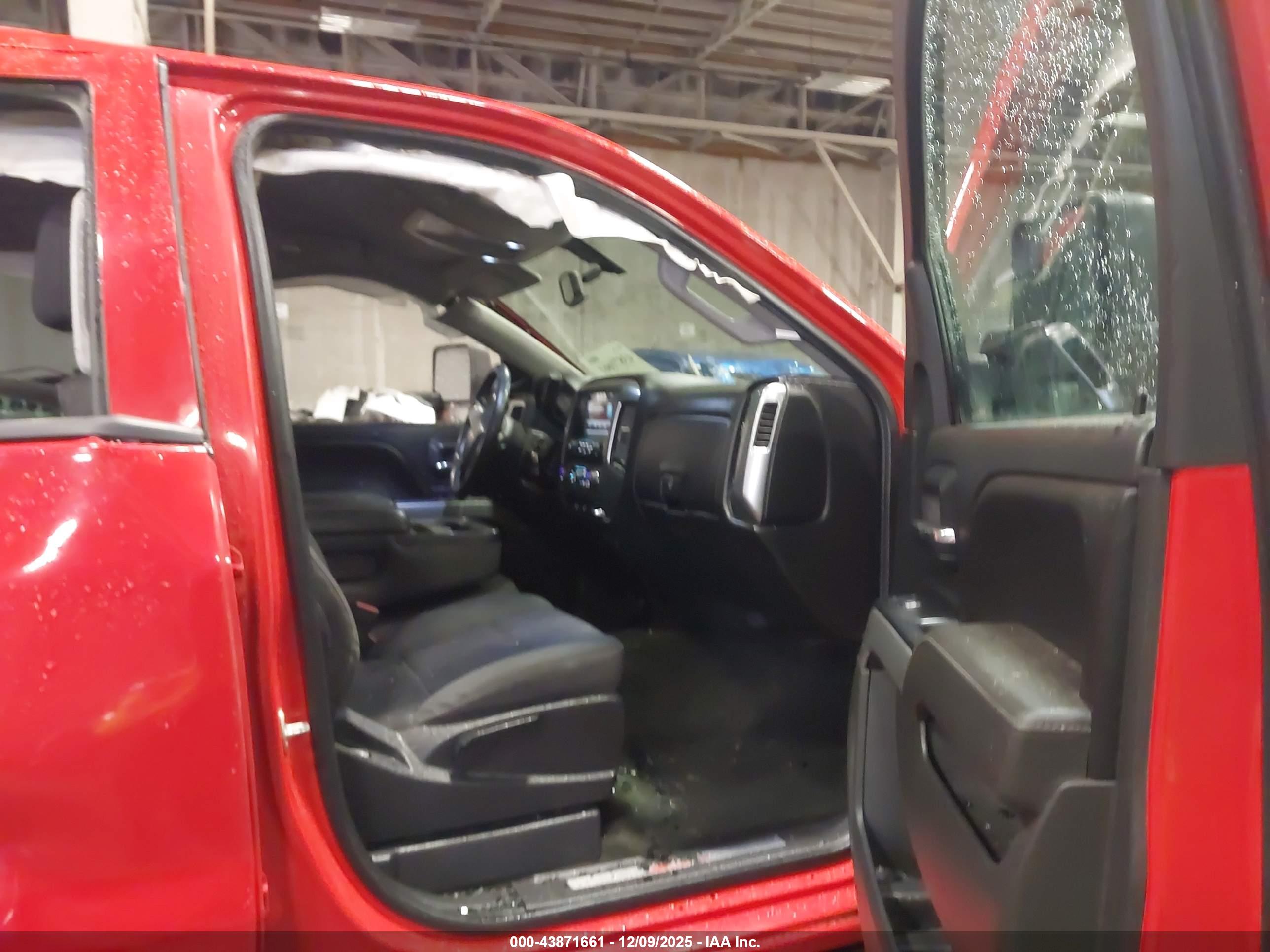 CHEVROLET SILVERADO image 5