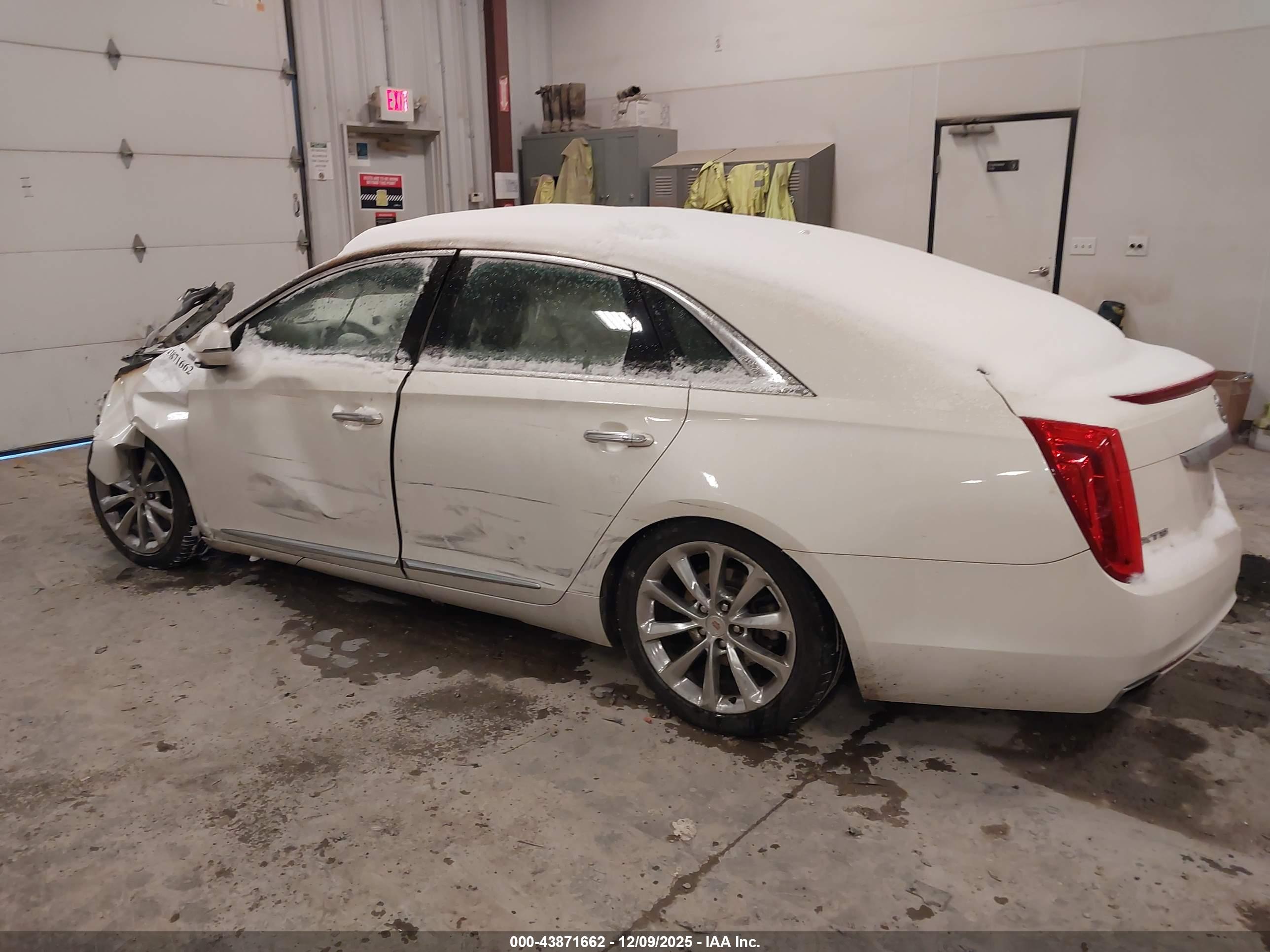 CADILLAC XTS image 3