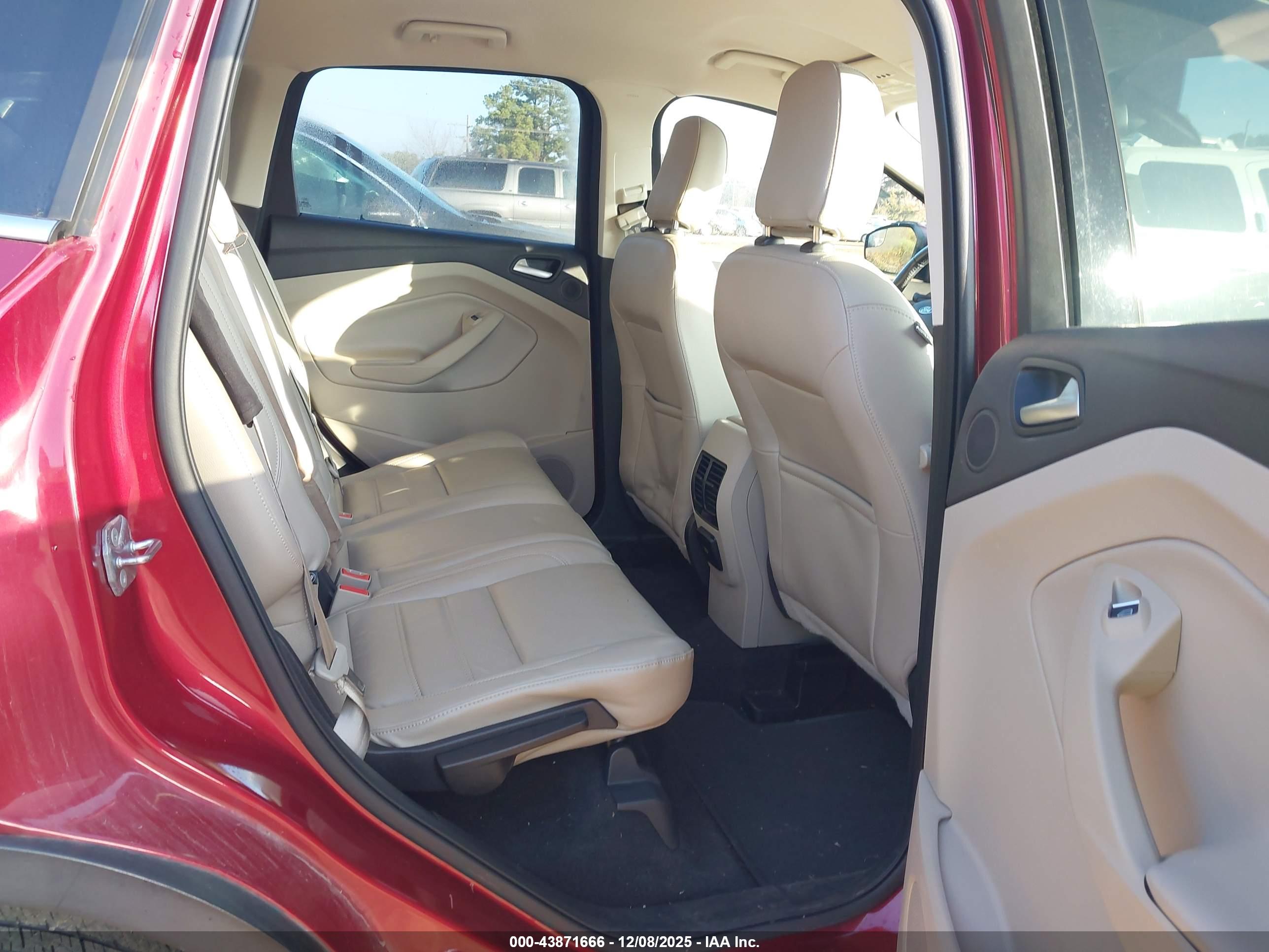 FORD ESCAPE image 8