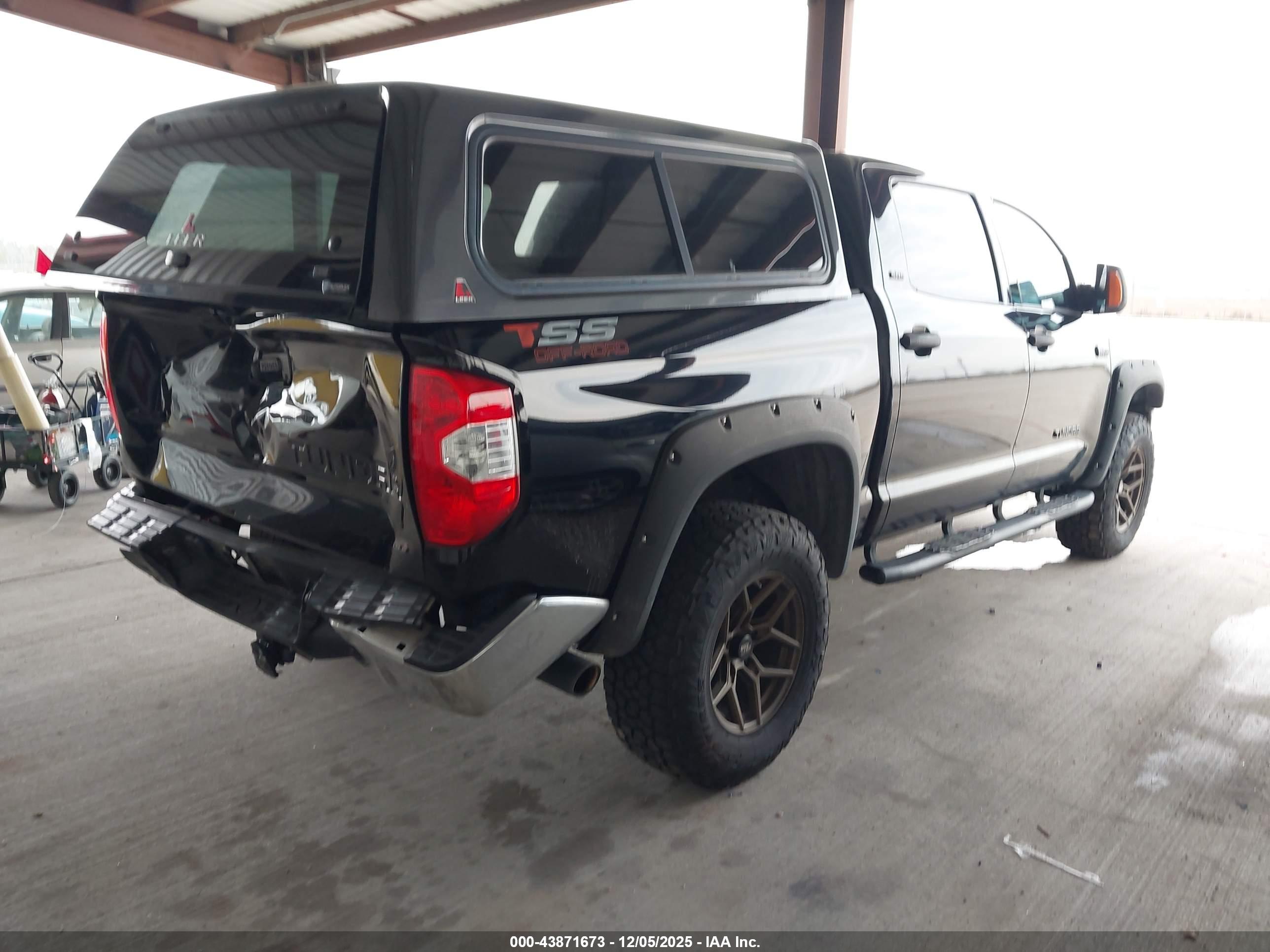 TOYOTA TUNDRA image 4