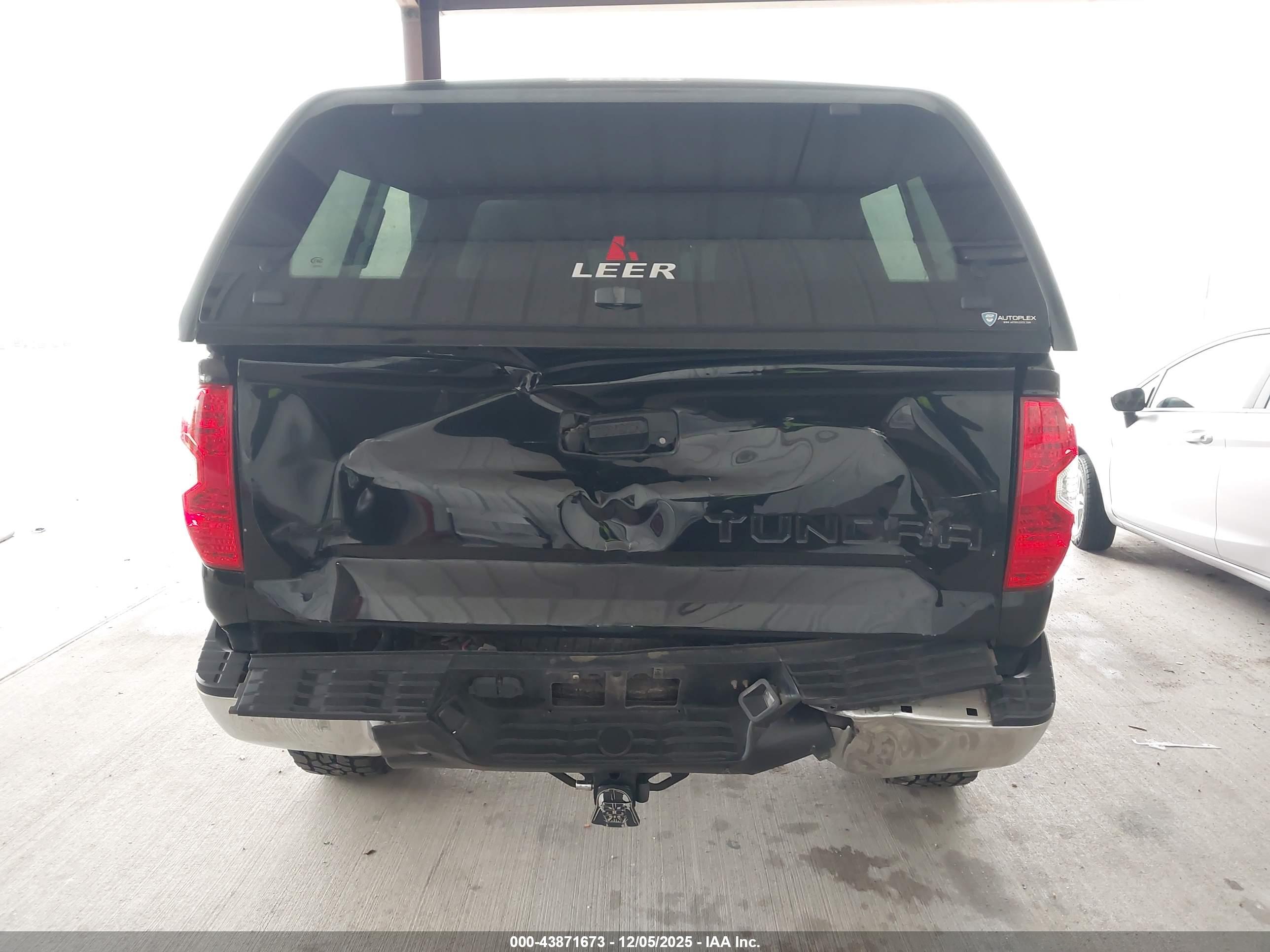 TOYOTA TUNDRA image 6