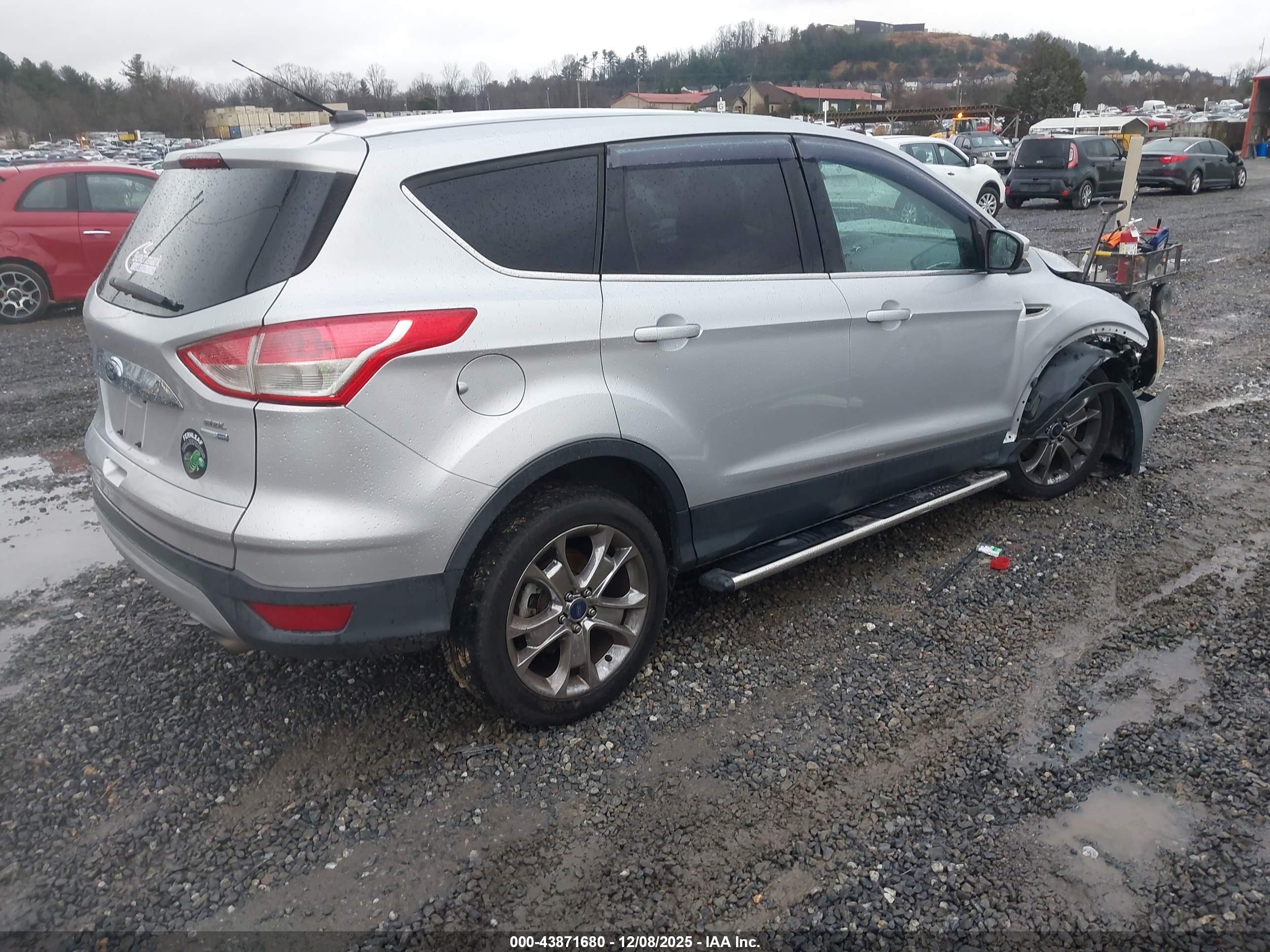 FORD ESCAPE image 4