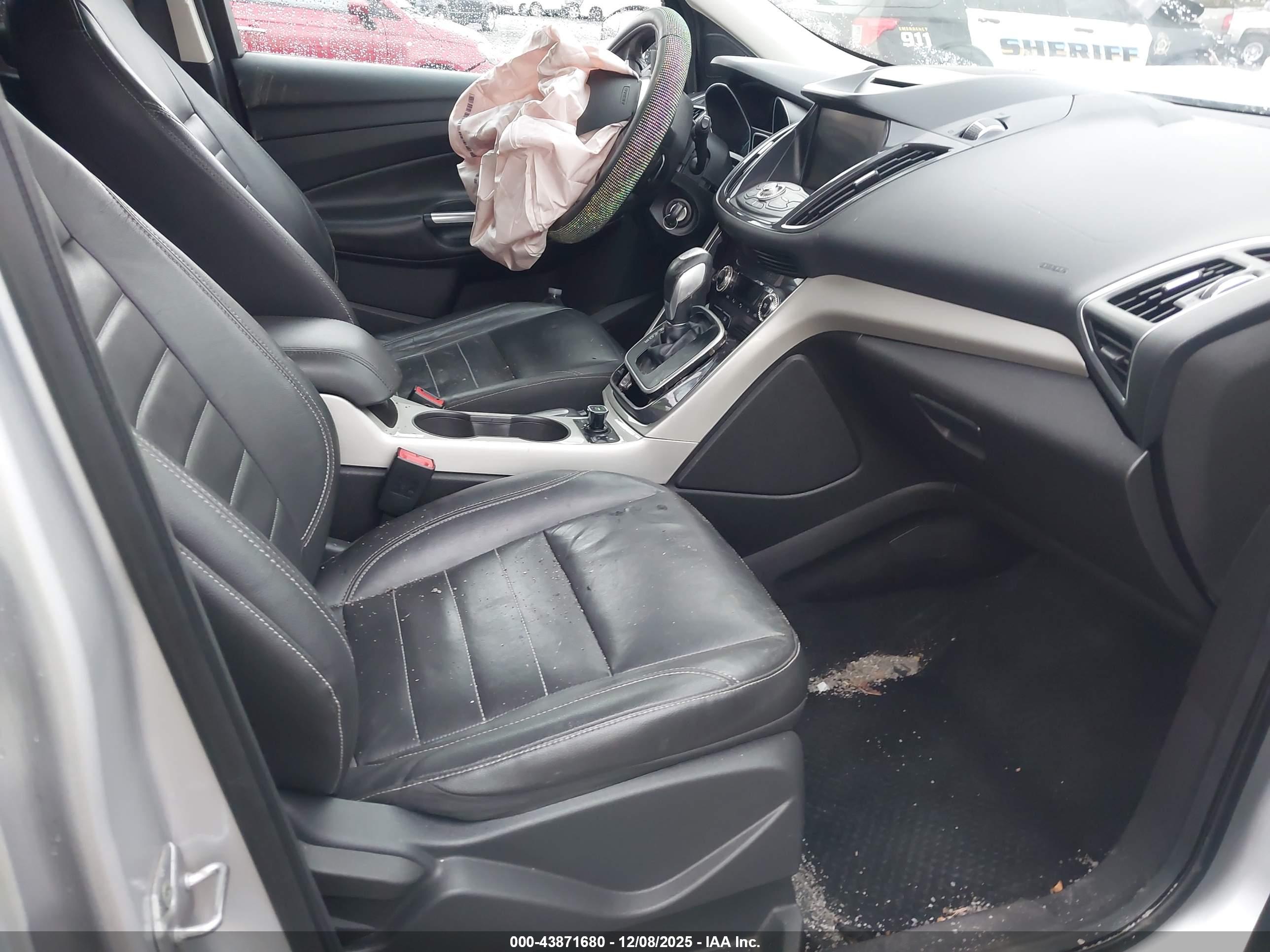 FORD ESCAPE image 5