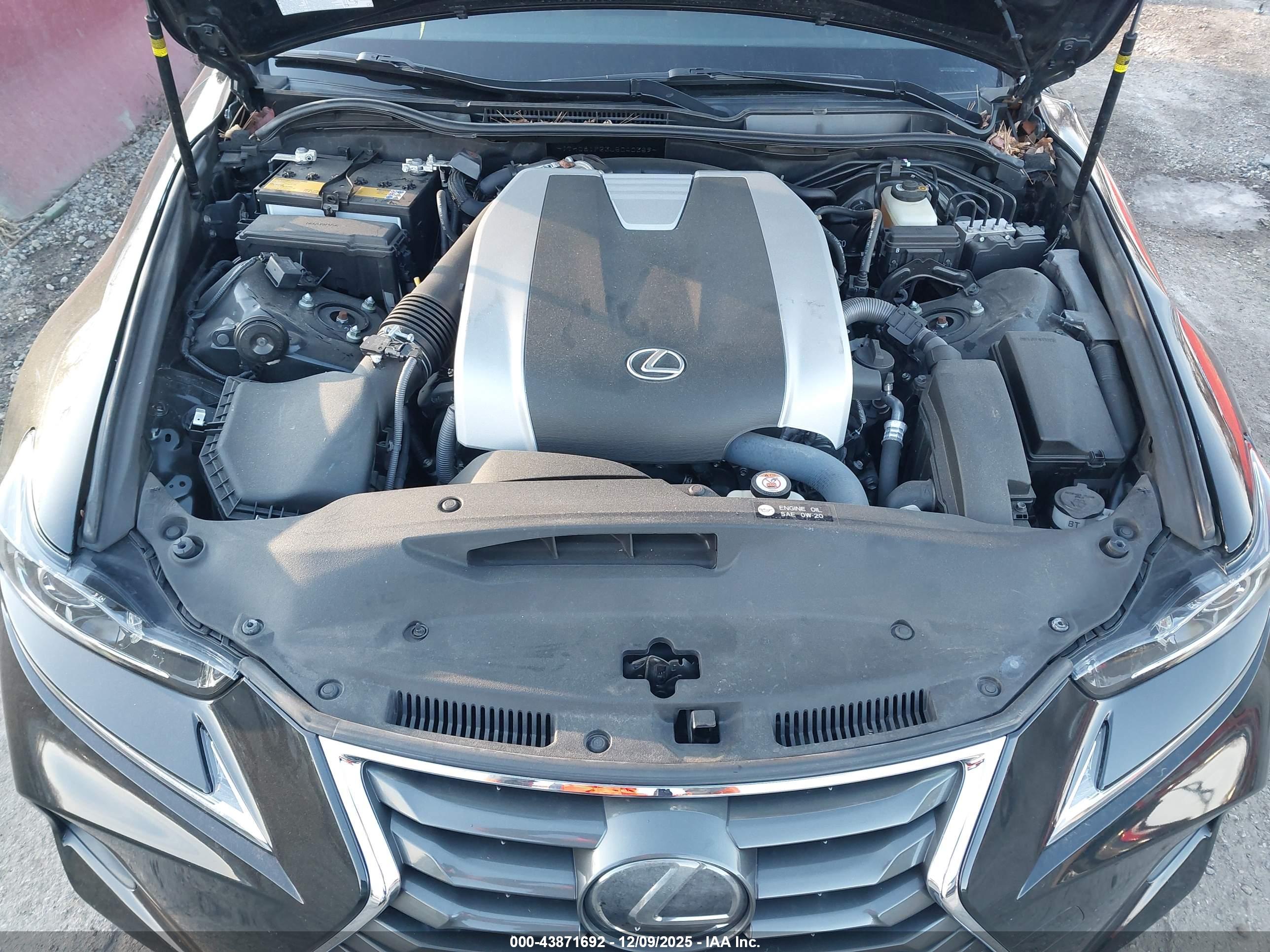 LEXUS IS image 10