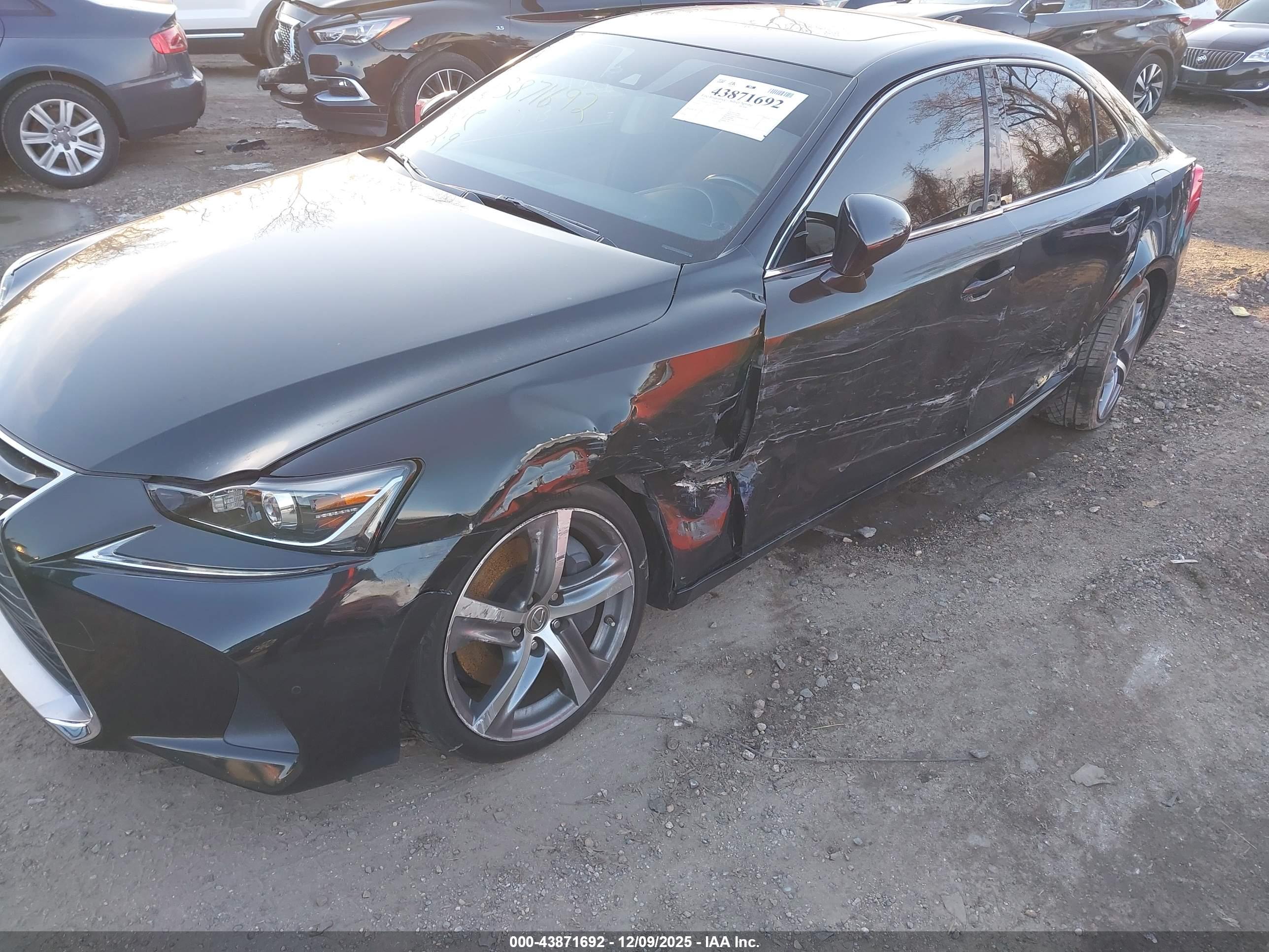 LEXUS IS image 6