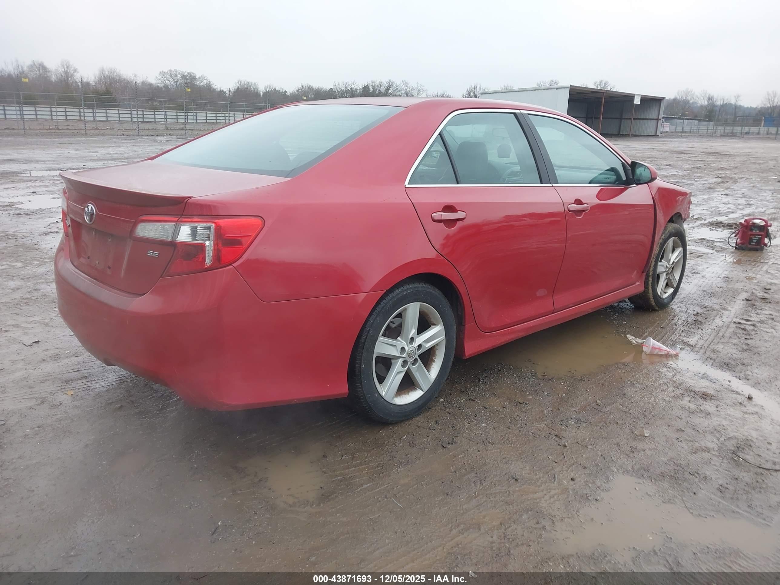 TOYOTA CAMRY image 4