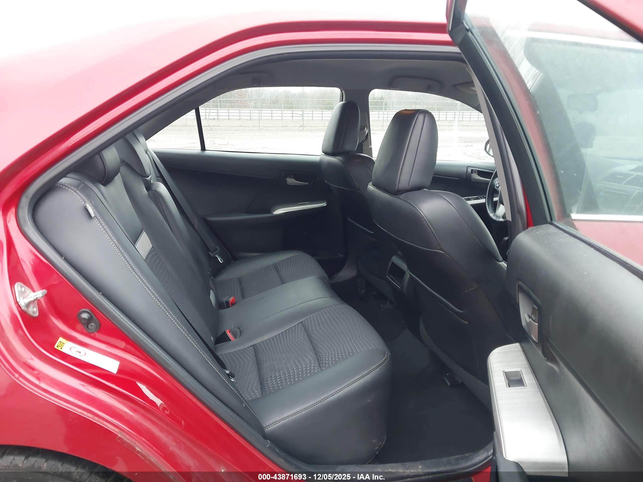 TOYOTA CAMRY image 8