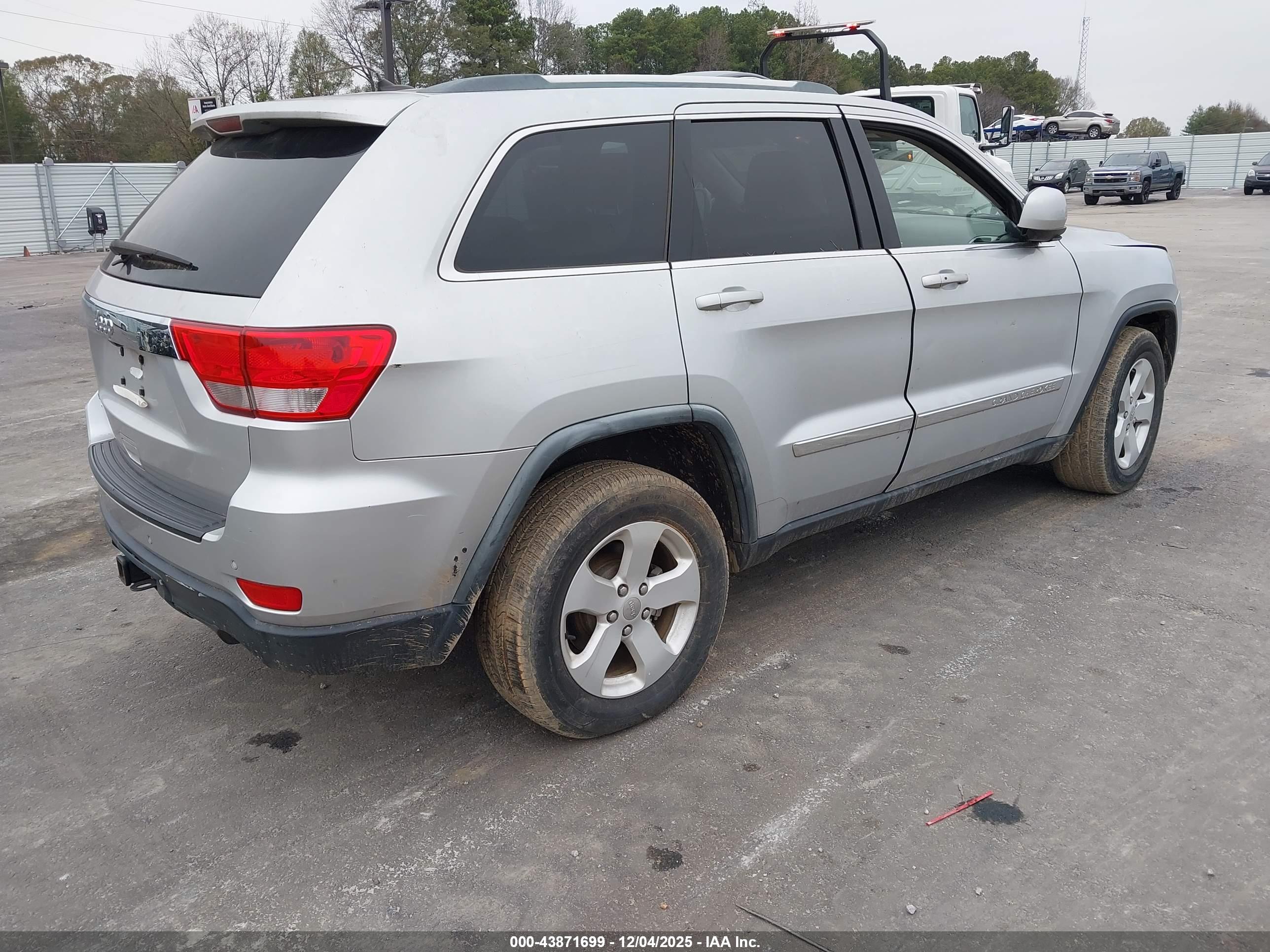 JEEP GRAND image 4