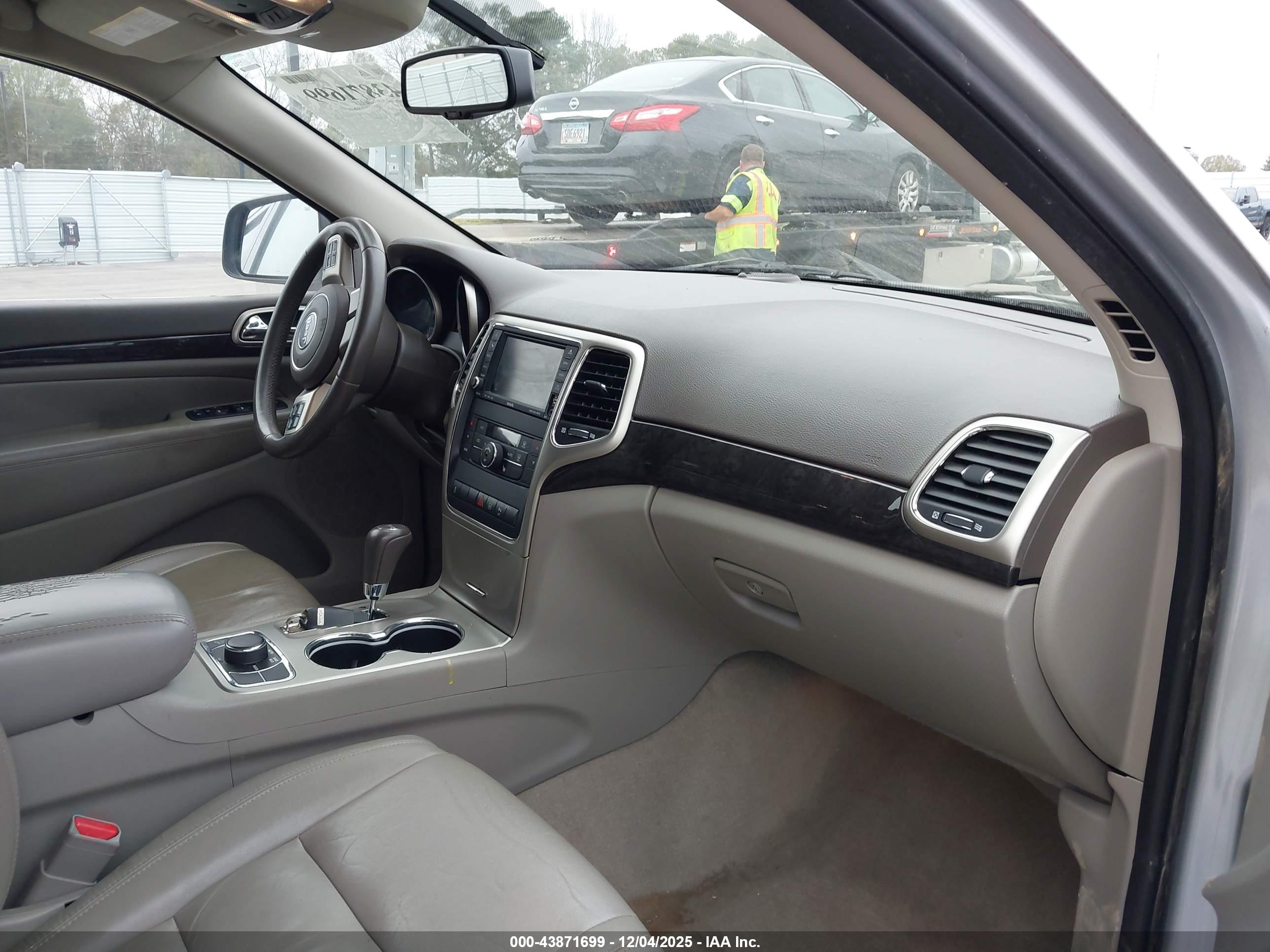 JEEP GRAND image 5