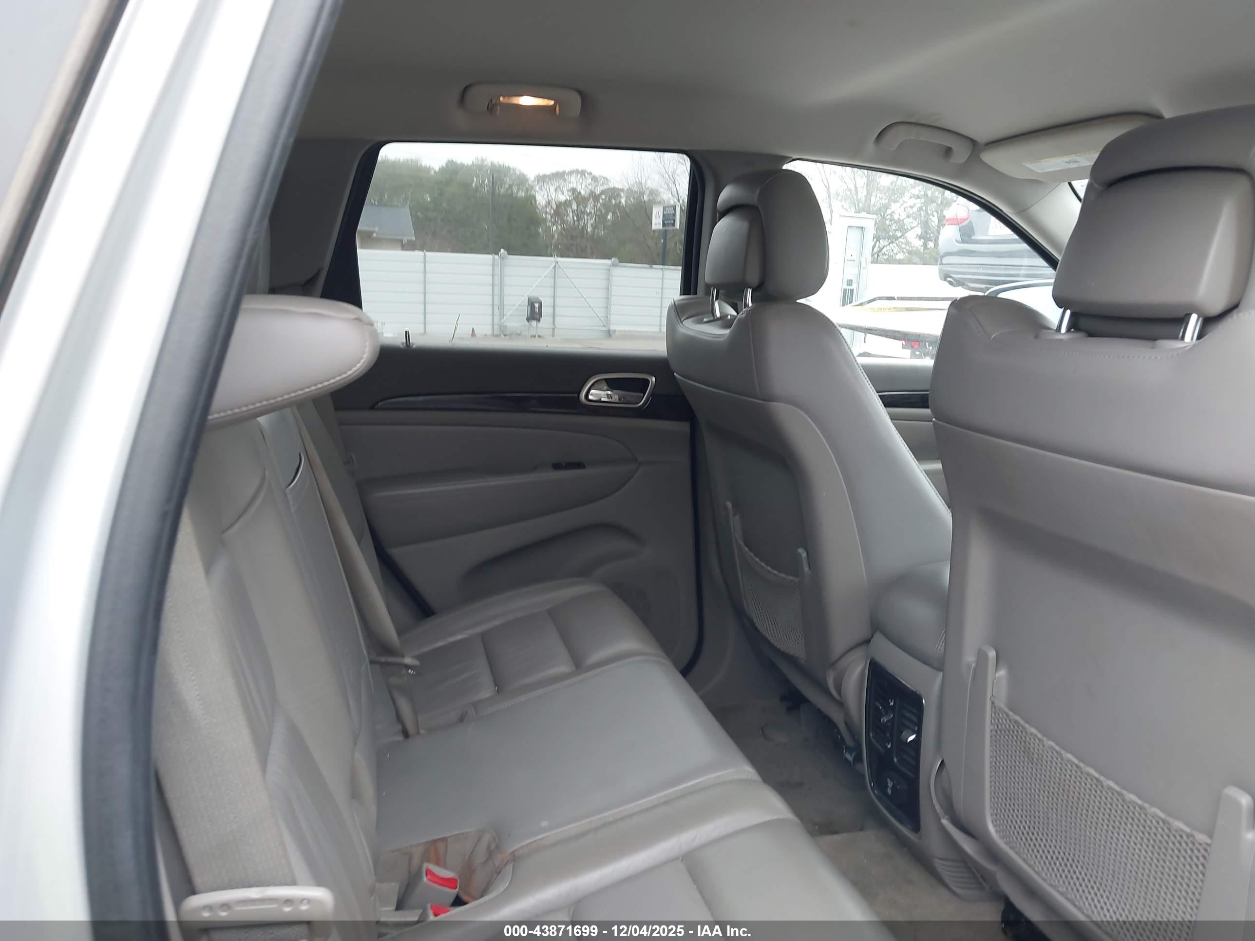 JEEP GRAND image 8