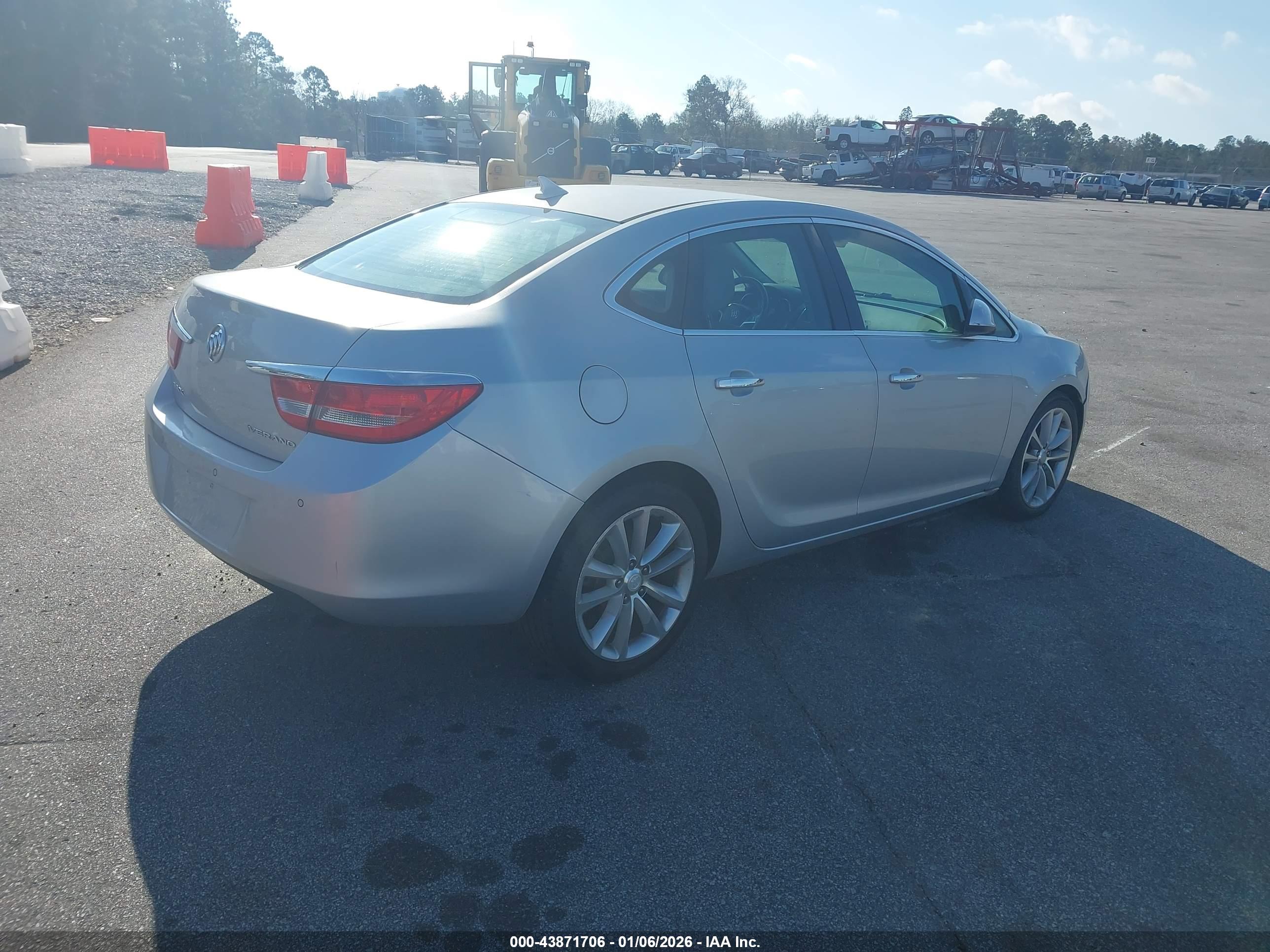 BUICK VERANO image 4