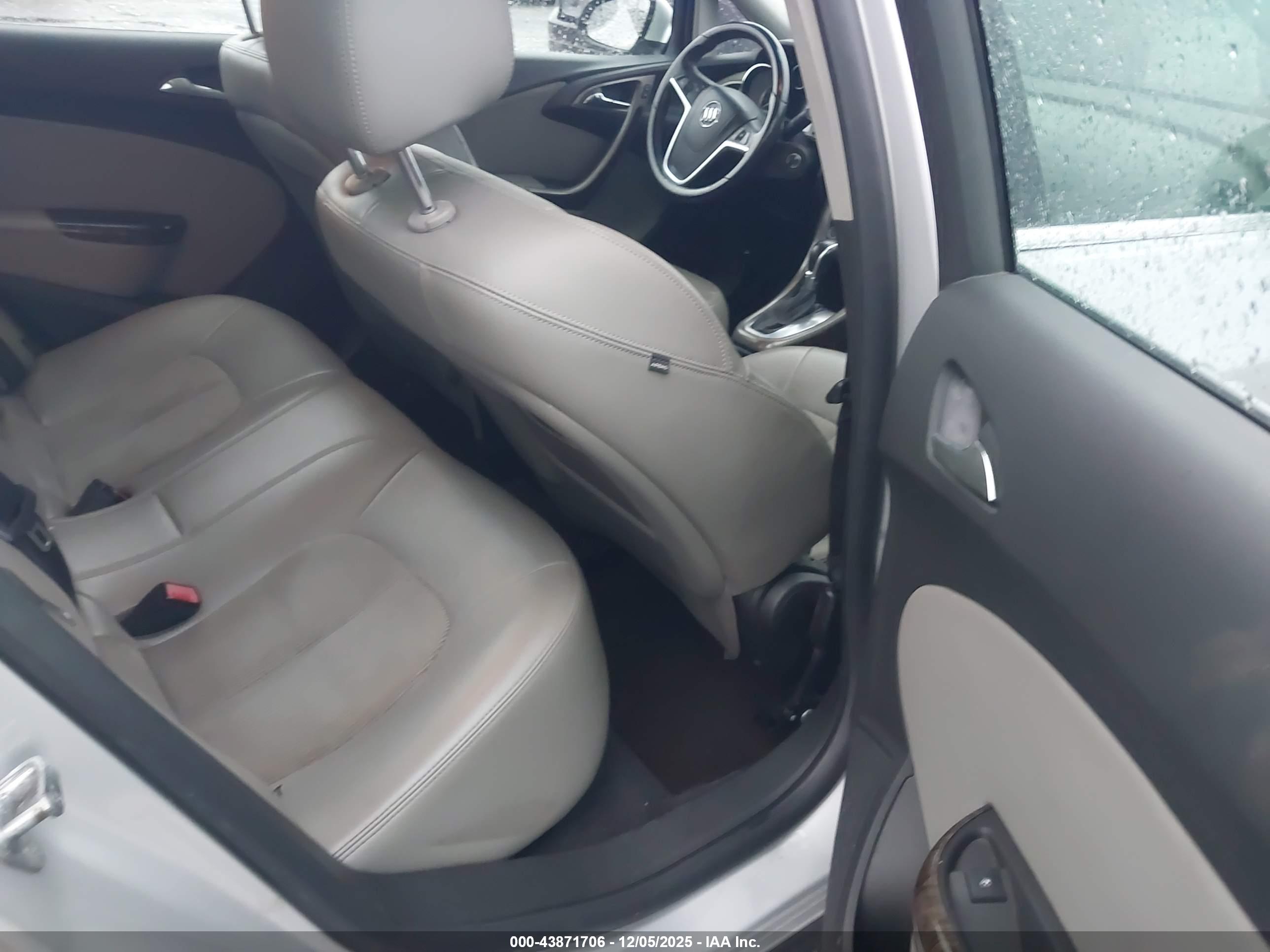 BUICK VERANO image 8