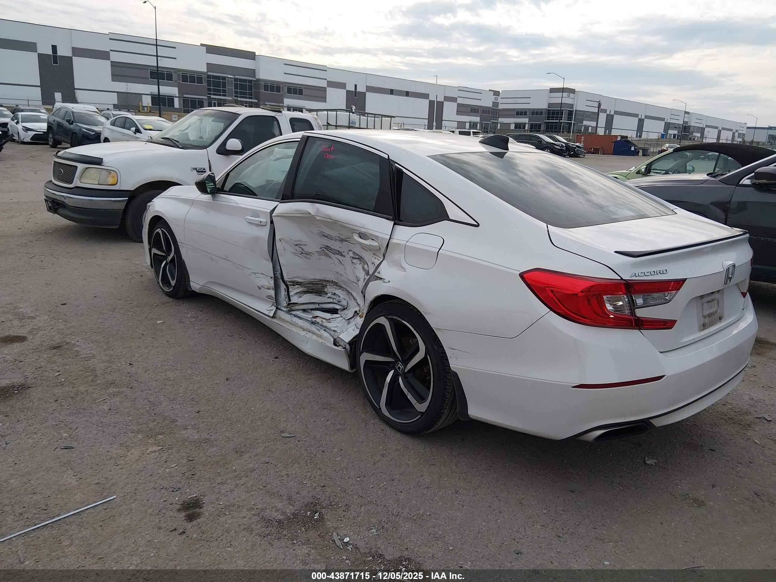HONDA ACCORD image 3