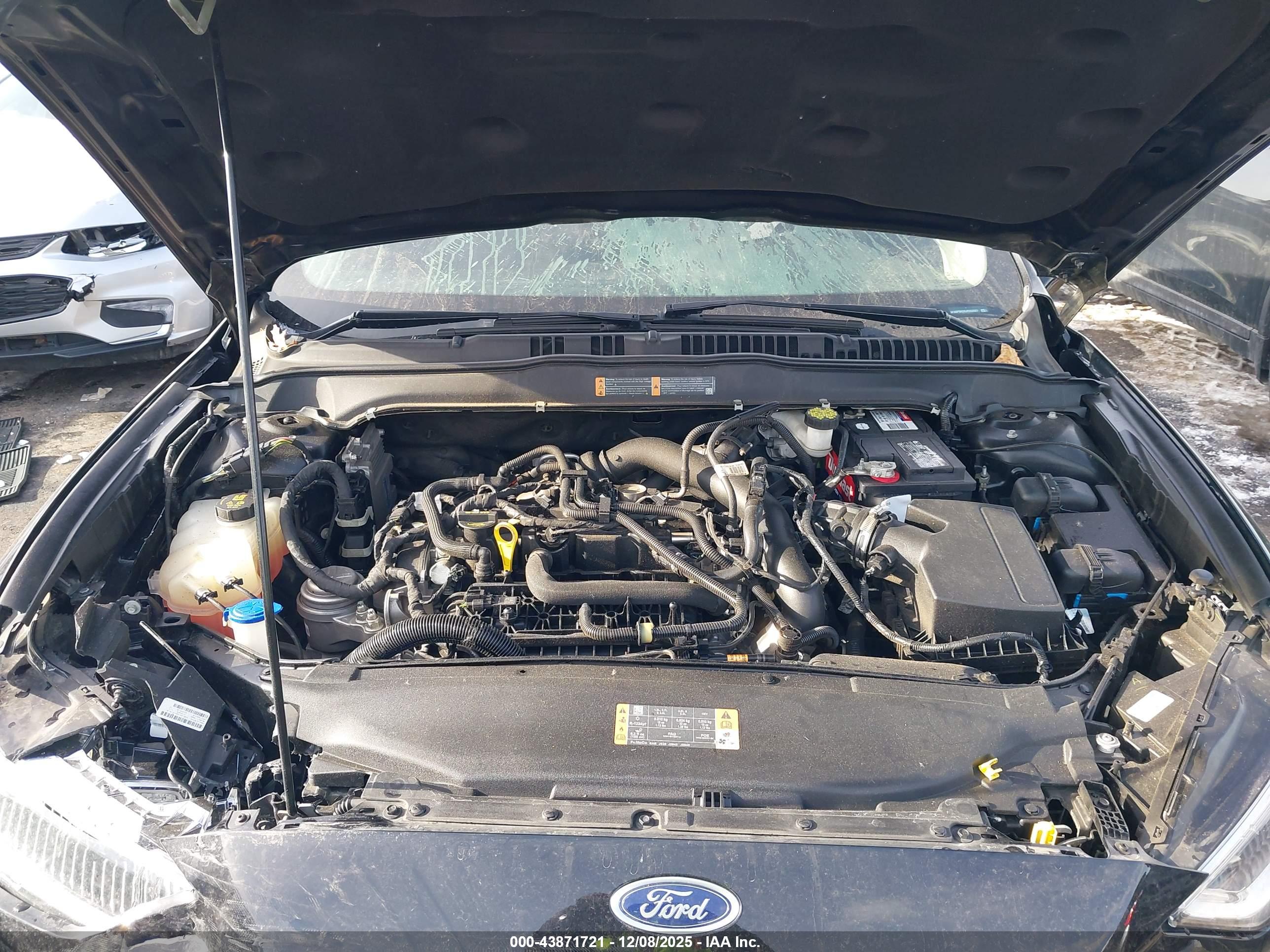 FORD FUSION image 10