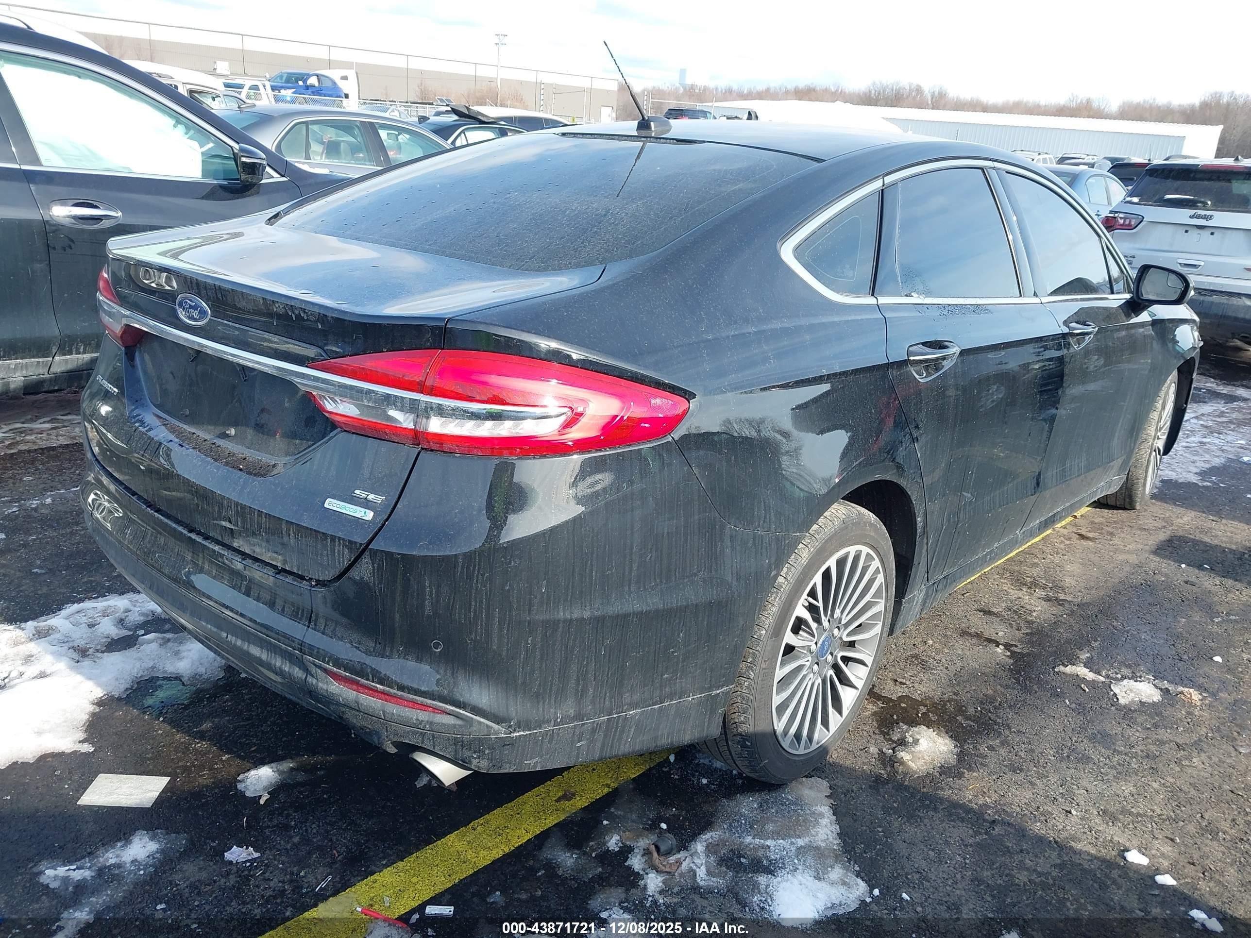 FORD FUSION image 4