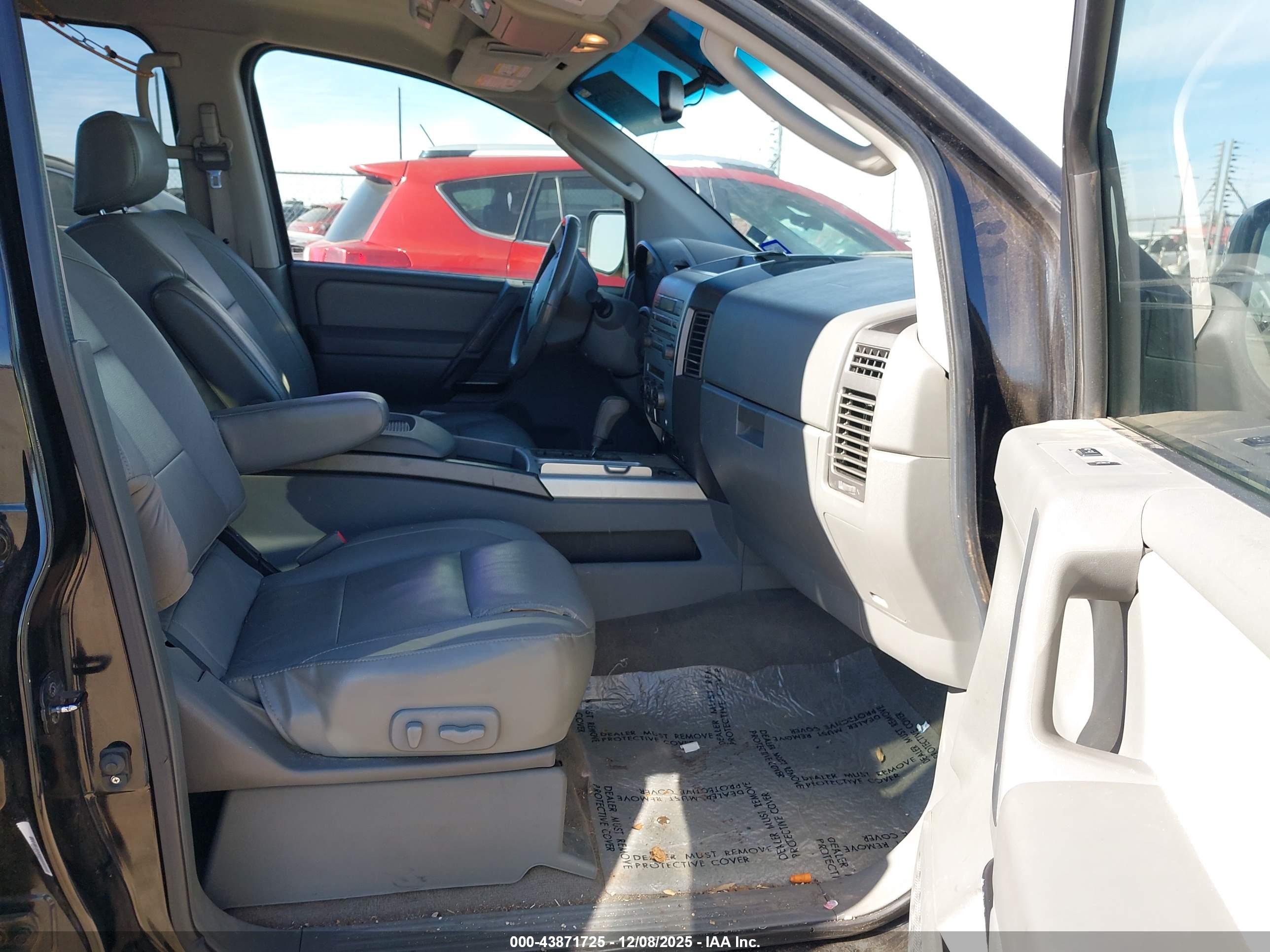 NISSAN TITAN image 5