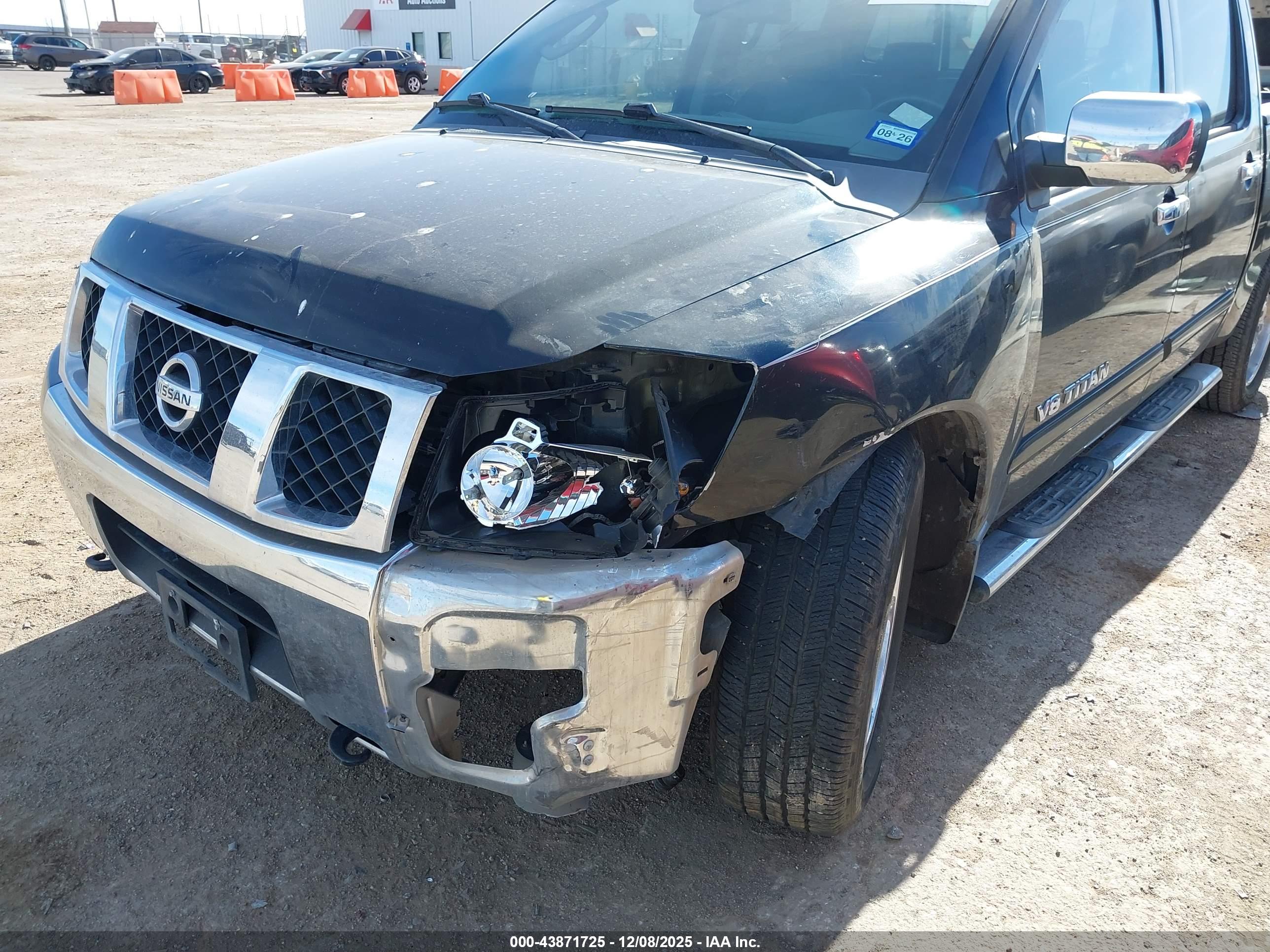 NISSAN TITAN image 6