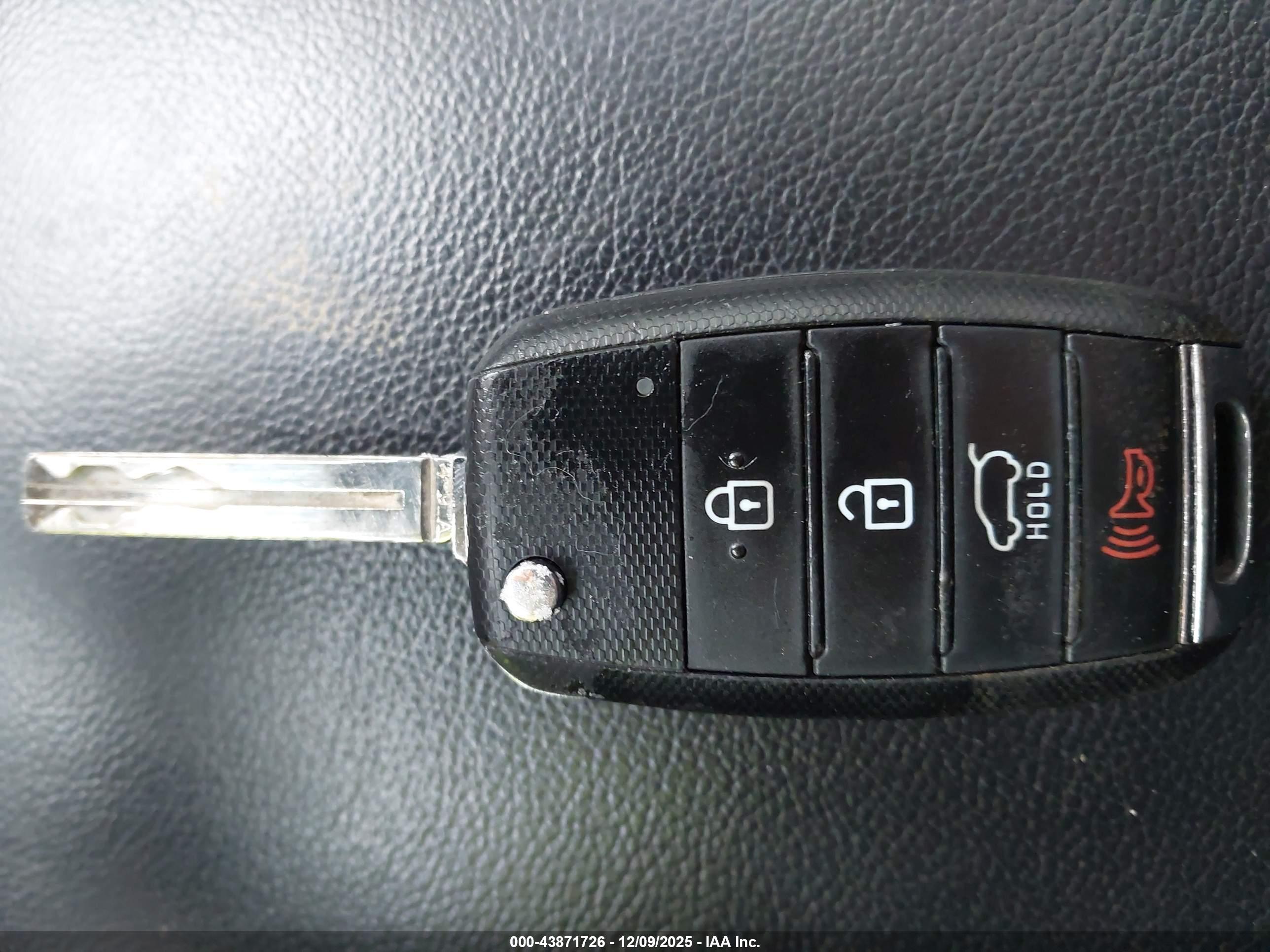 KIA SPORTAGE image 11