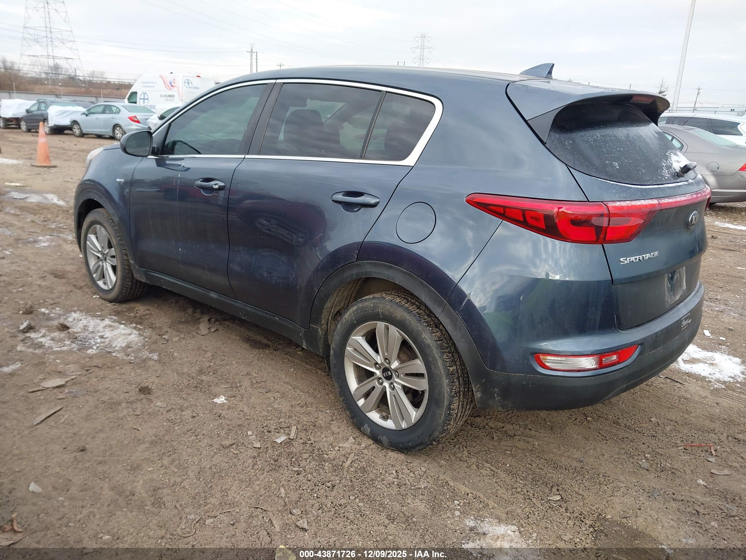 KIA SPORTAGE image 3