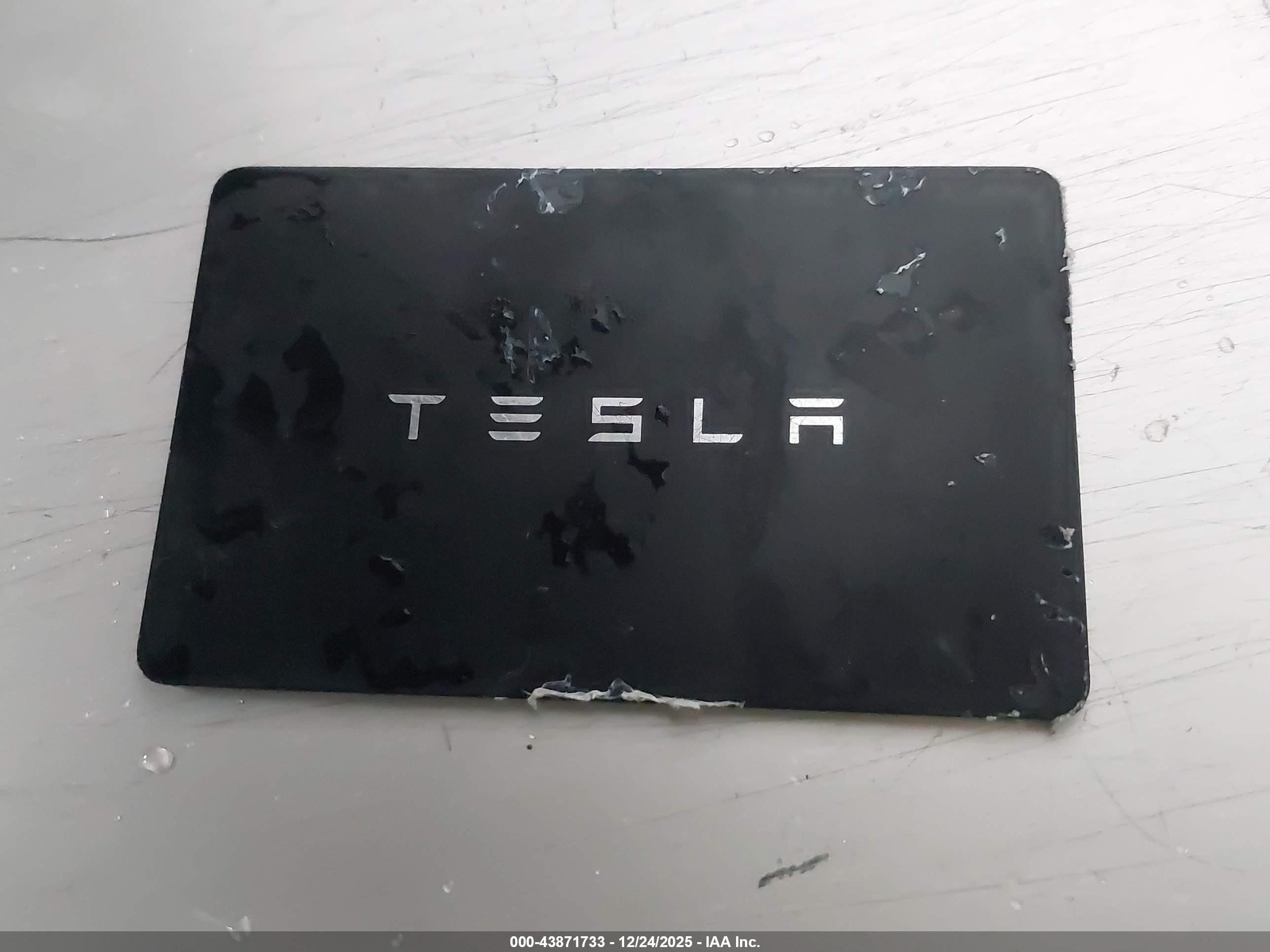 TESLA MODEL image 11